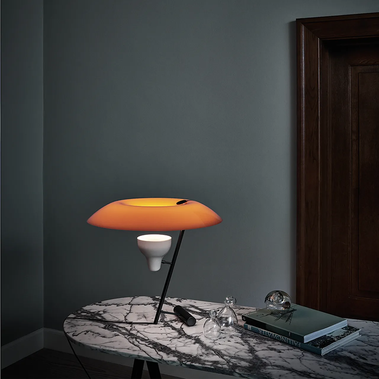 Model 548 table Dark