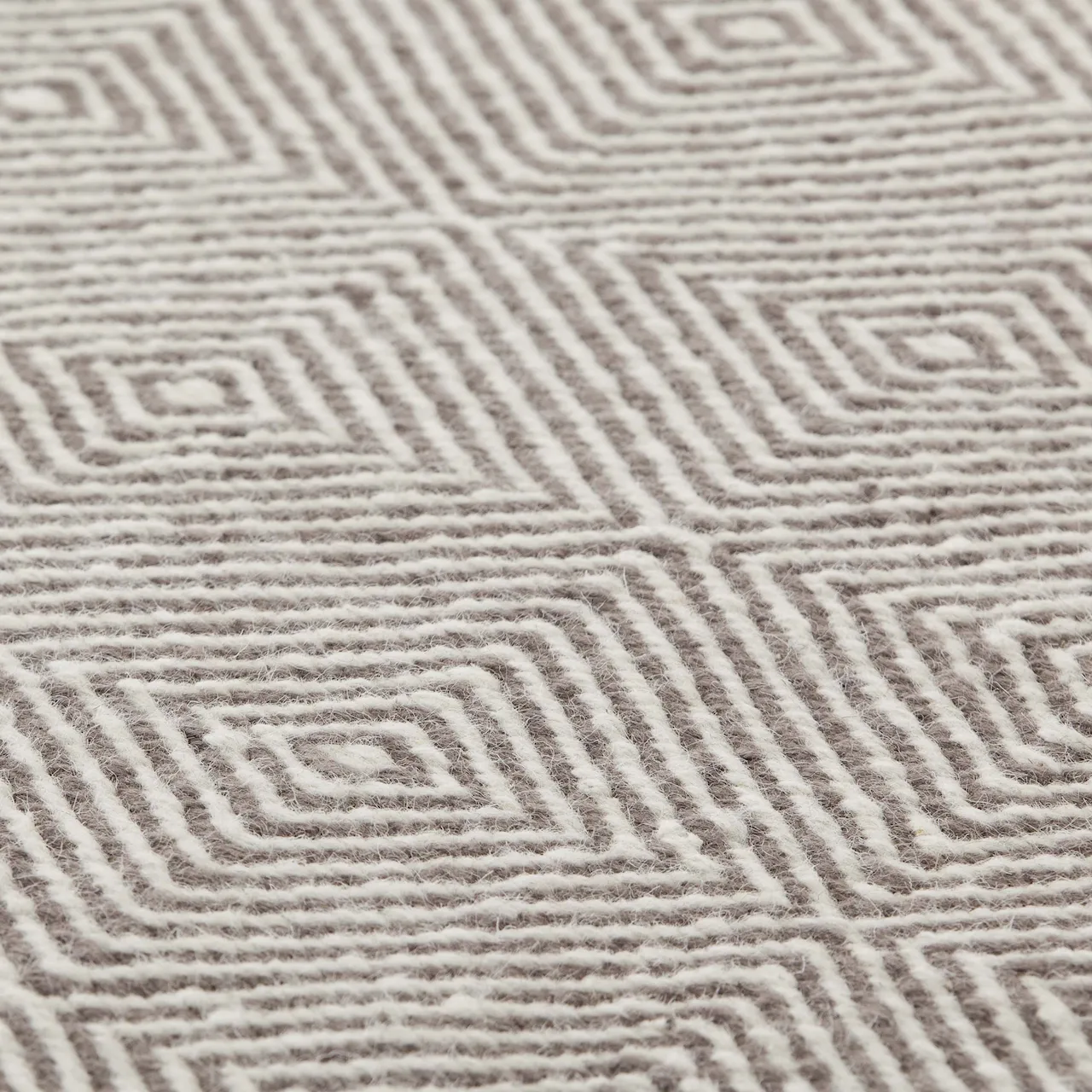 Sail Rug Taupe