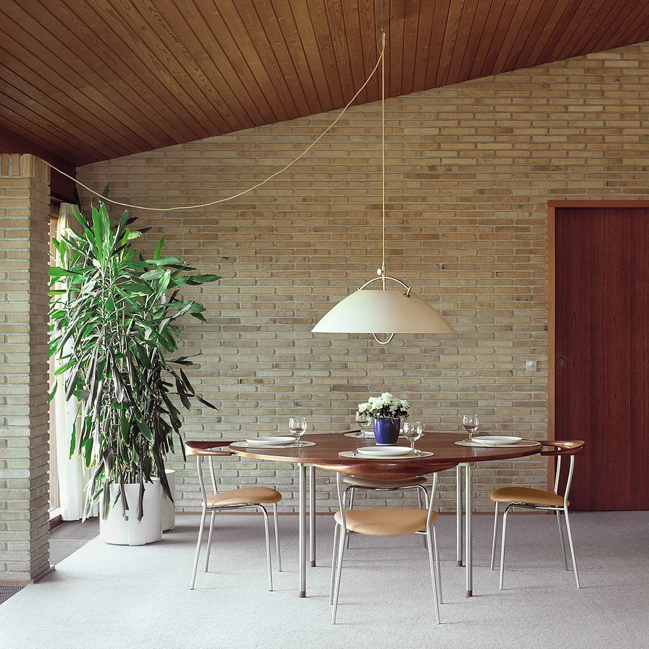 PP701 Minimal Chair matstol