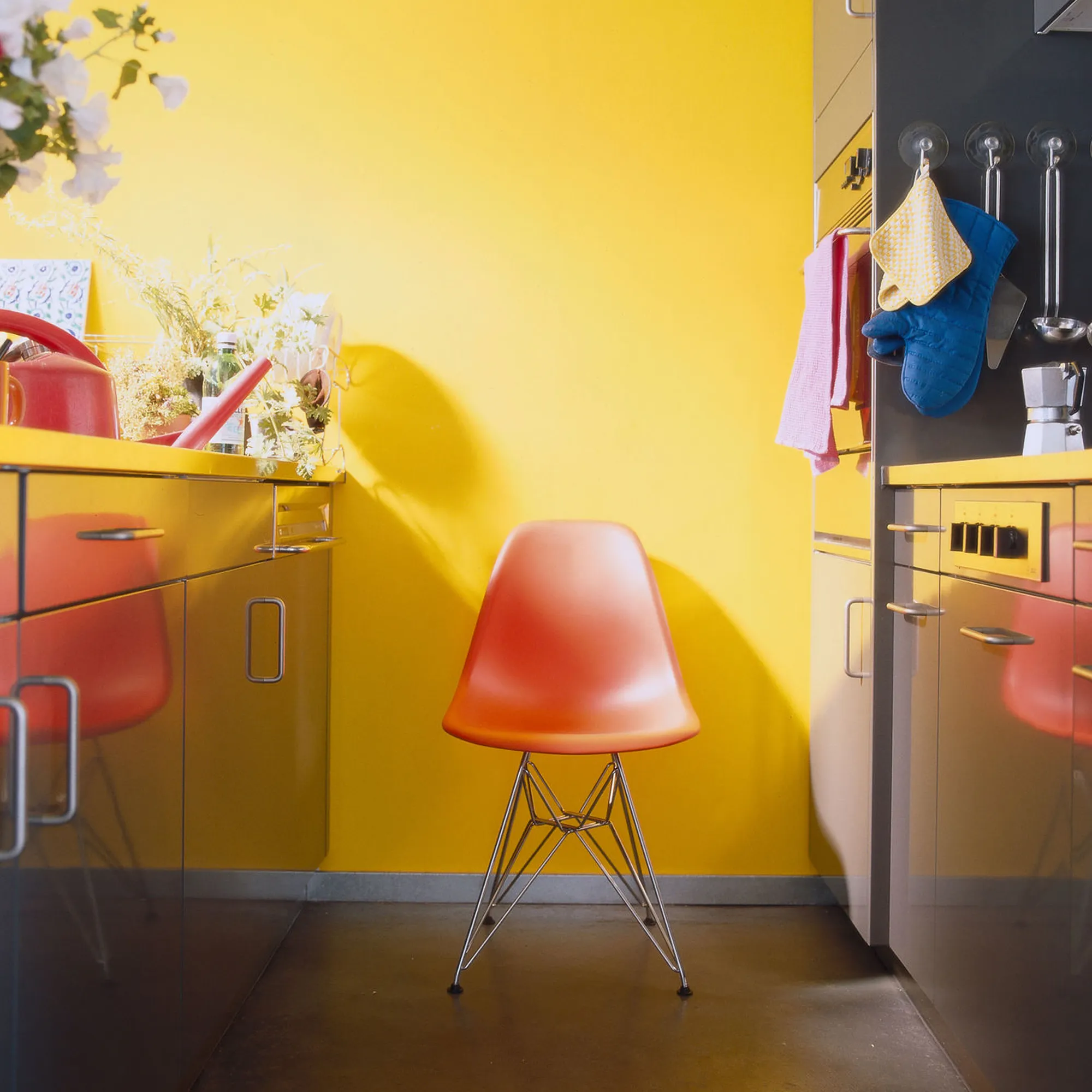 Eames RE Plastic Chair DSR stol Basic Dark - 8