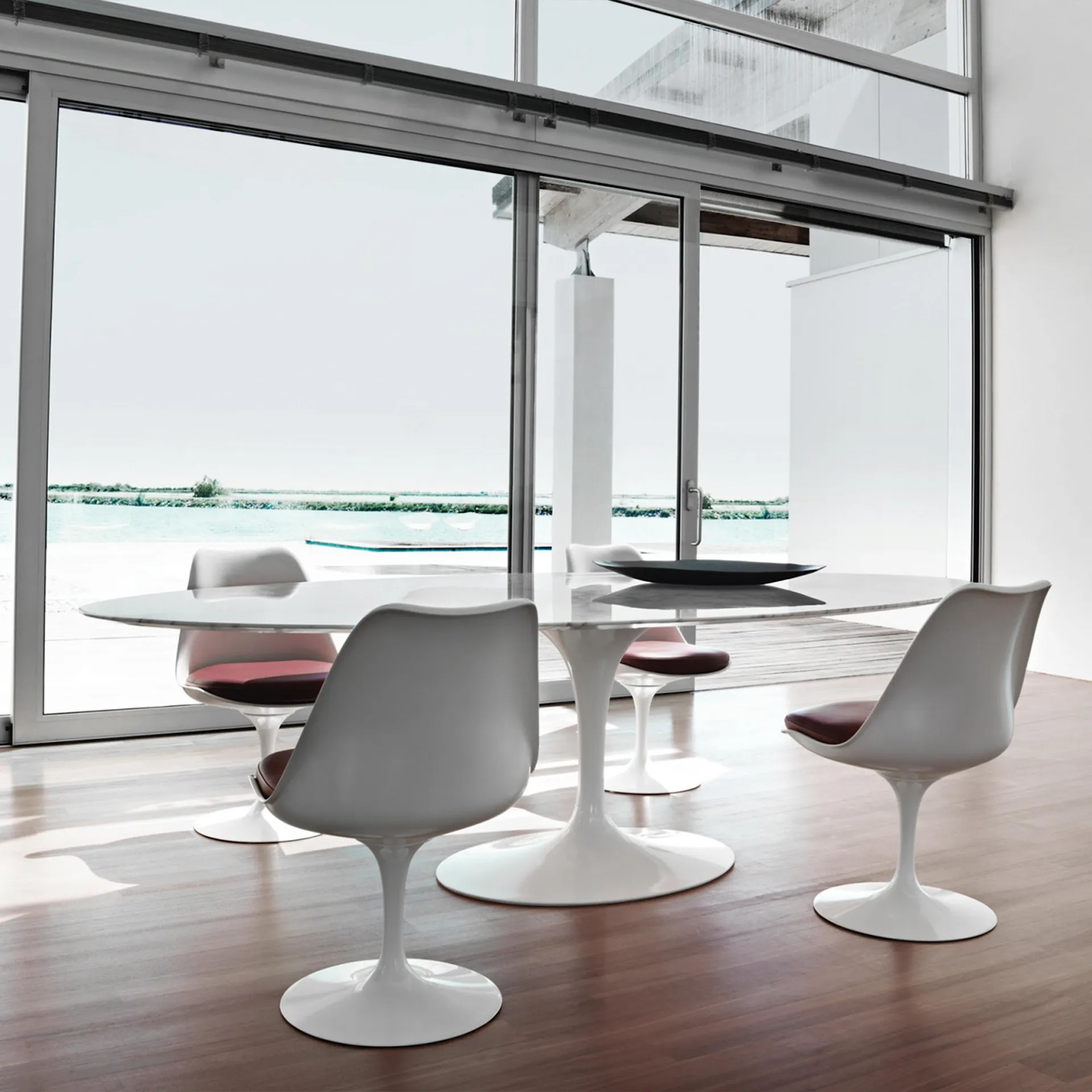 Saarinen Oval Table White - Matbord - Knoll - Eero Saarinen - NO GA