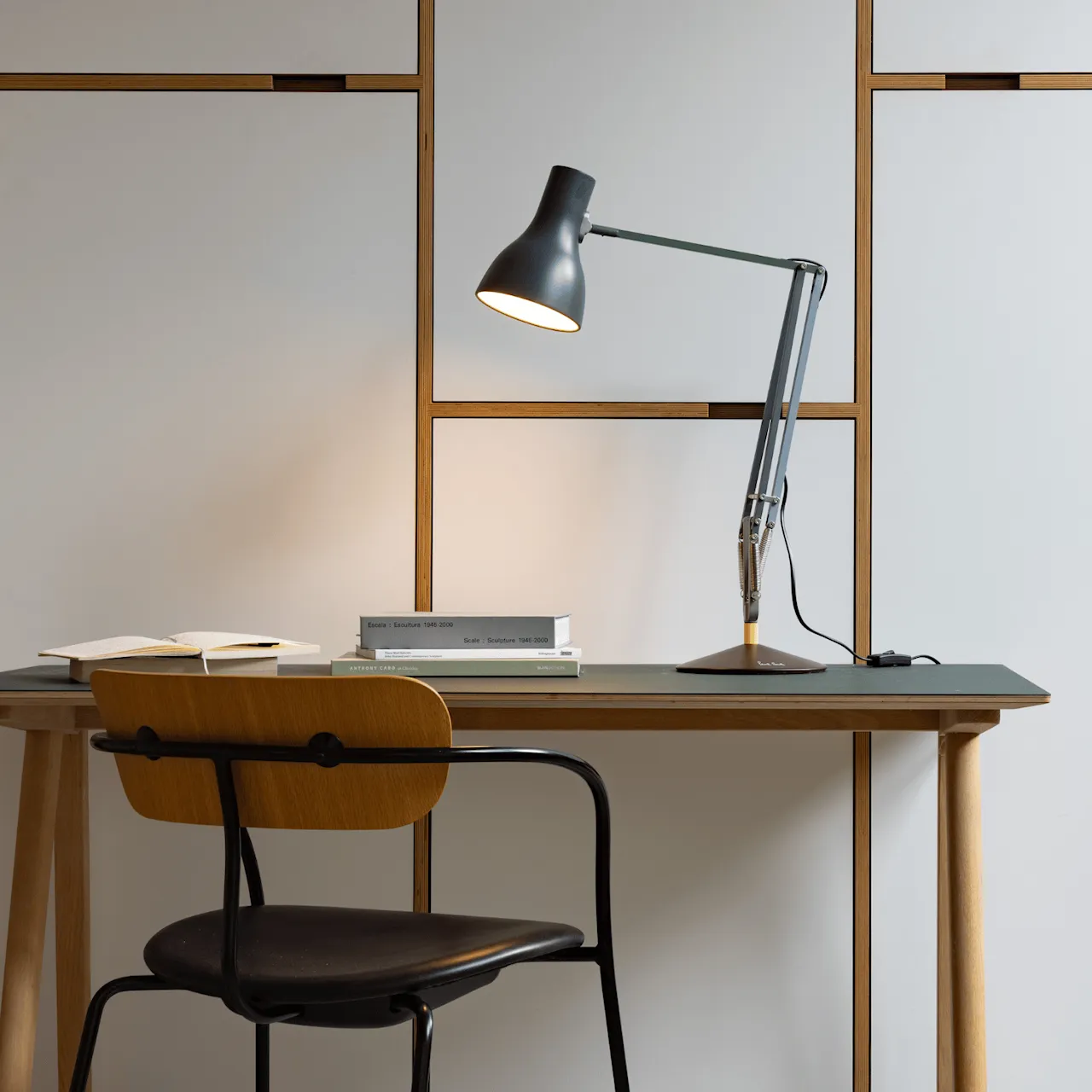 Type 75 Paul Smith Edition 4 skrivbordslampa