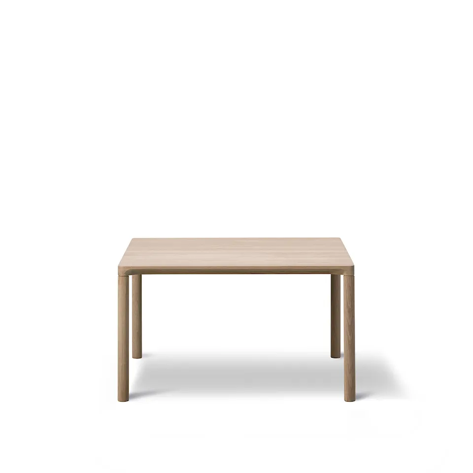 Piloti Table, 63 x 63 cm, Såpad ek