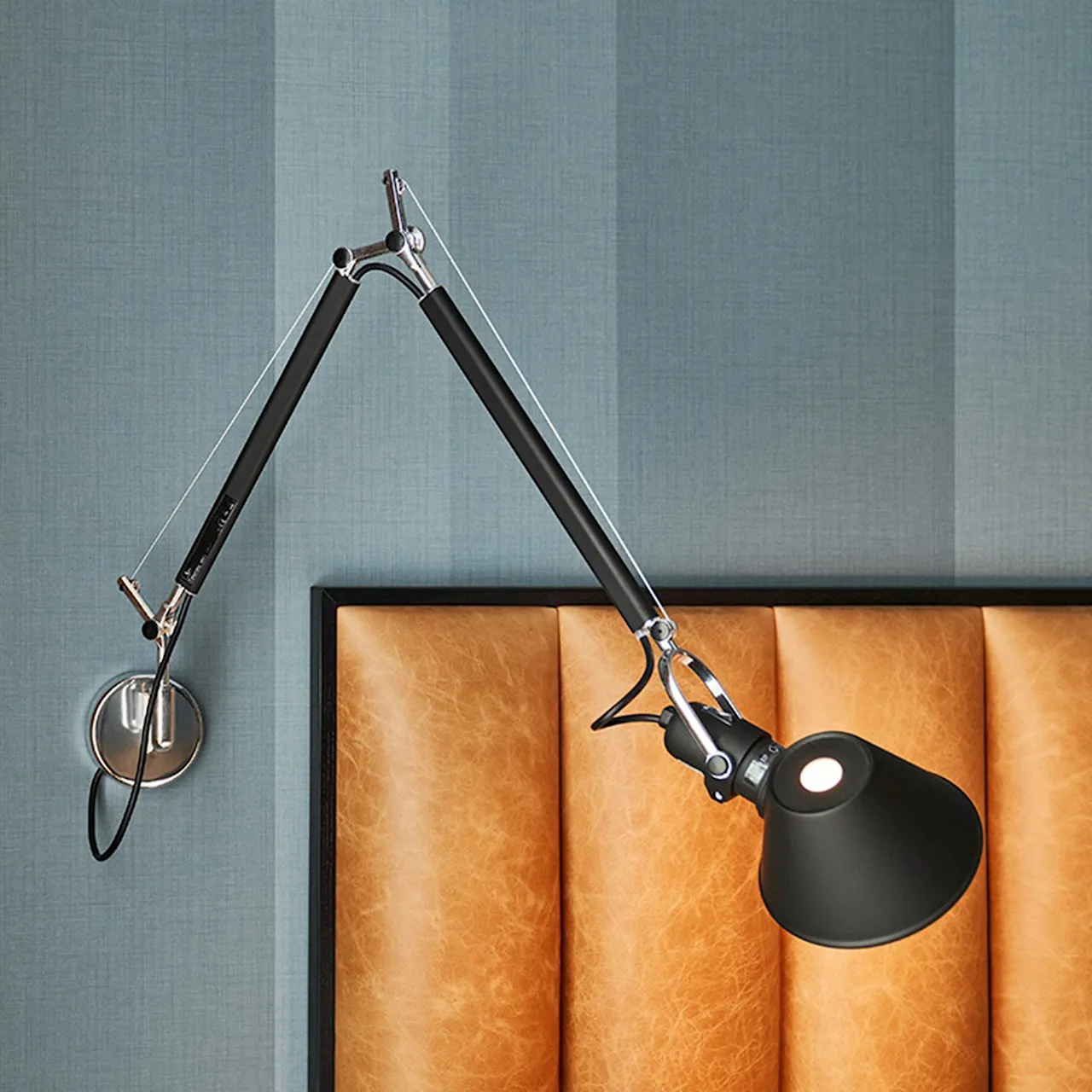 Tolomeo Vägglampa