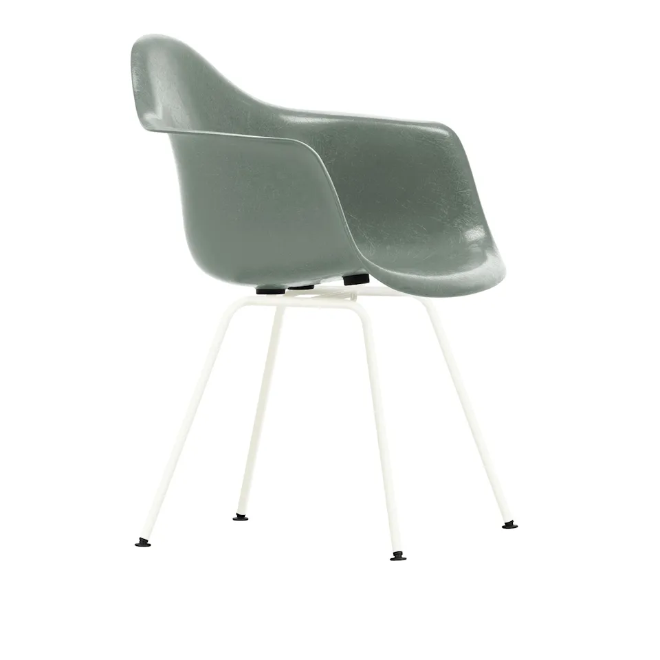Eames Fiberglass Armchair DAX stol