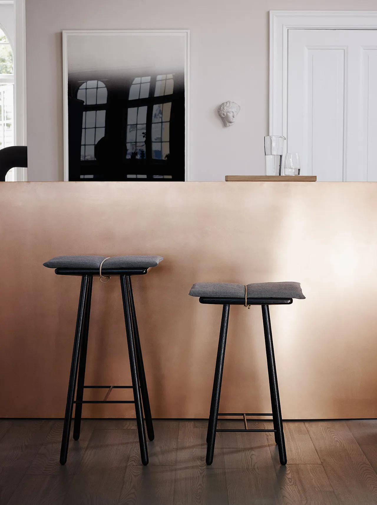 Georg Bar Stool Svartlackad