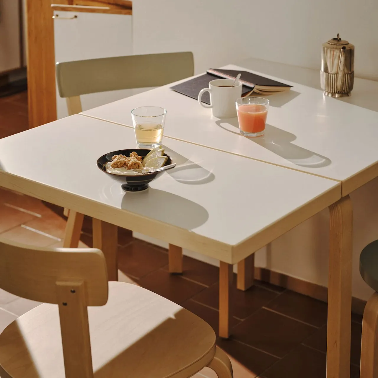 Aalto Table Square DL81C klaffbord