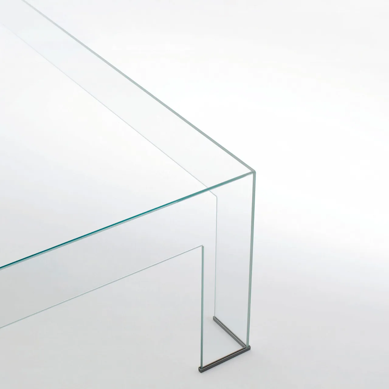 TAT08 Atlantis Coffee Table - Transparent glass