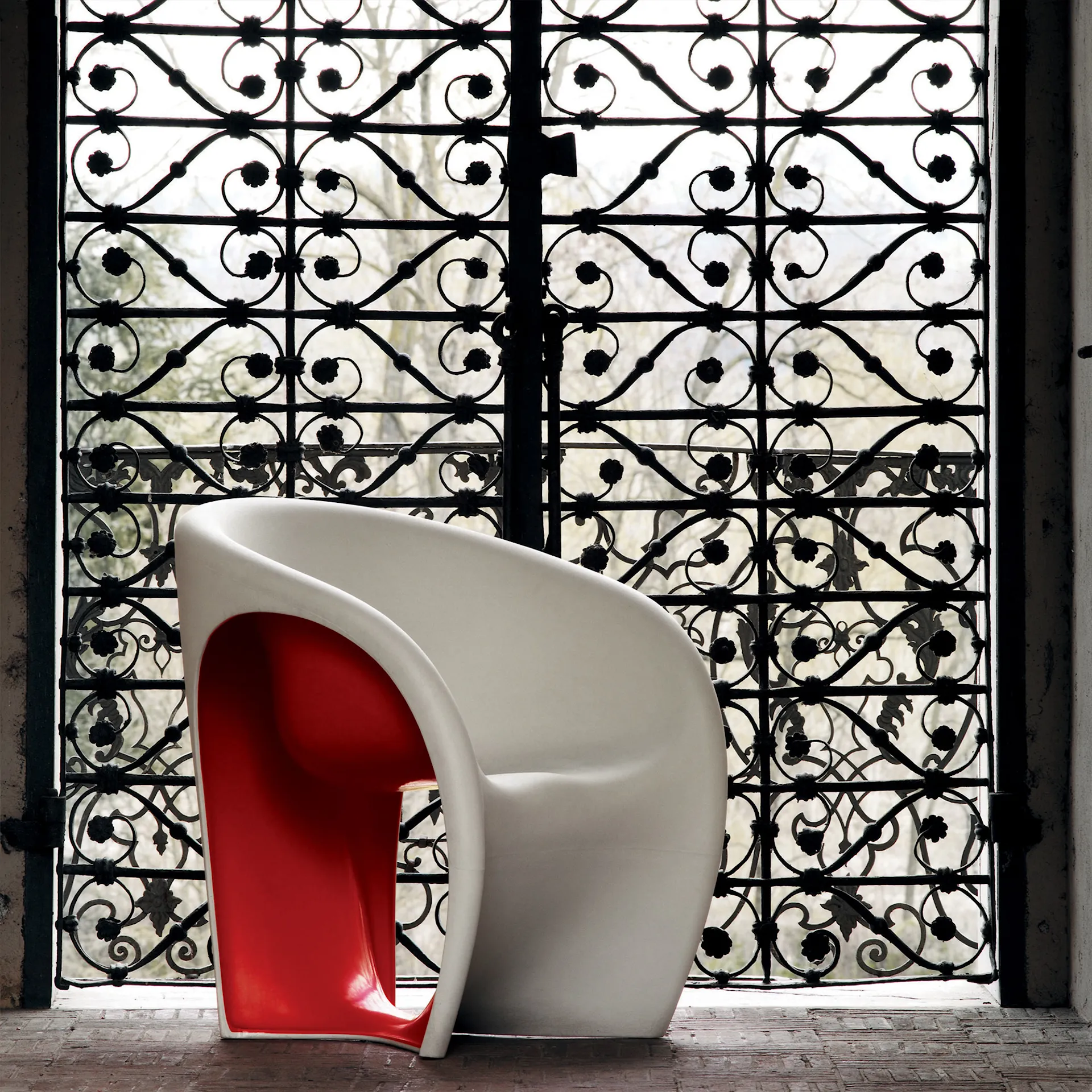 MT1 Armchair - Sand White/Red - Driade - Ron Arad - NO GA