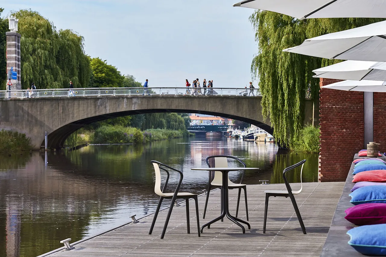 Belleville Round Table - Outdoor