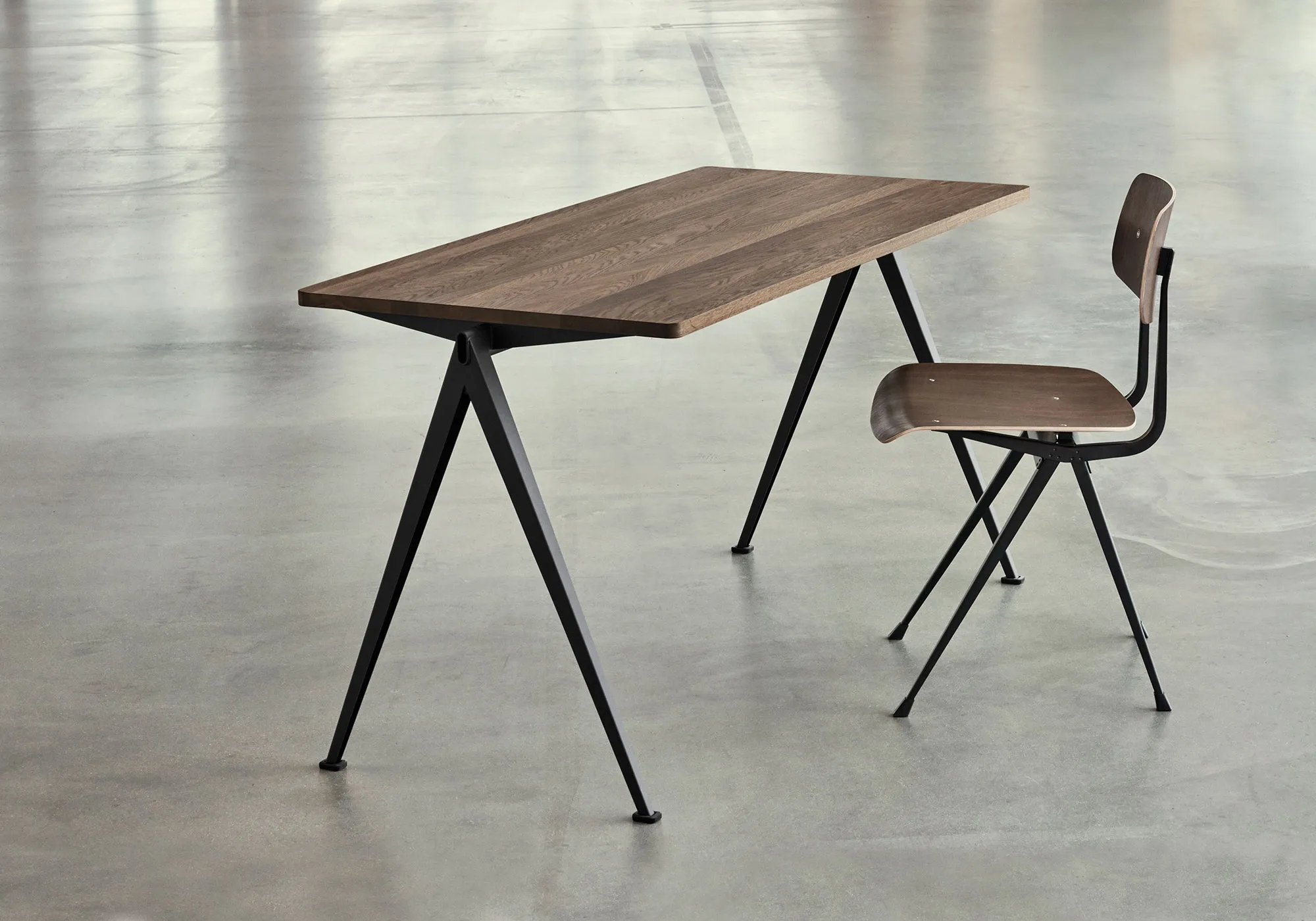 Pyramid 01 table 75x140 cm black powder coated steel - 6