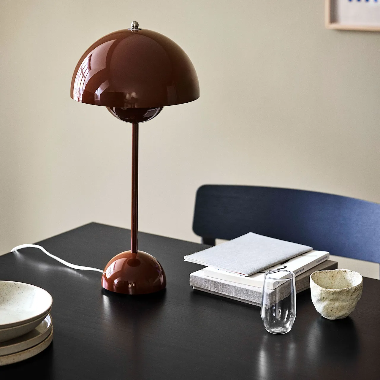 Flowerpot VP3 Table Lamp