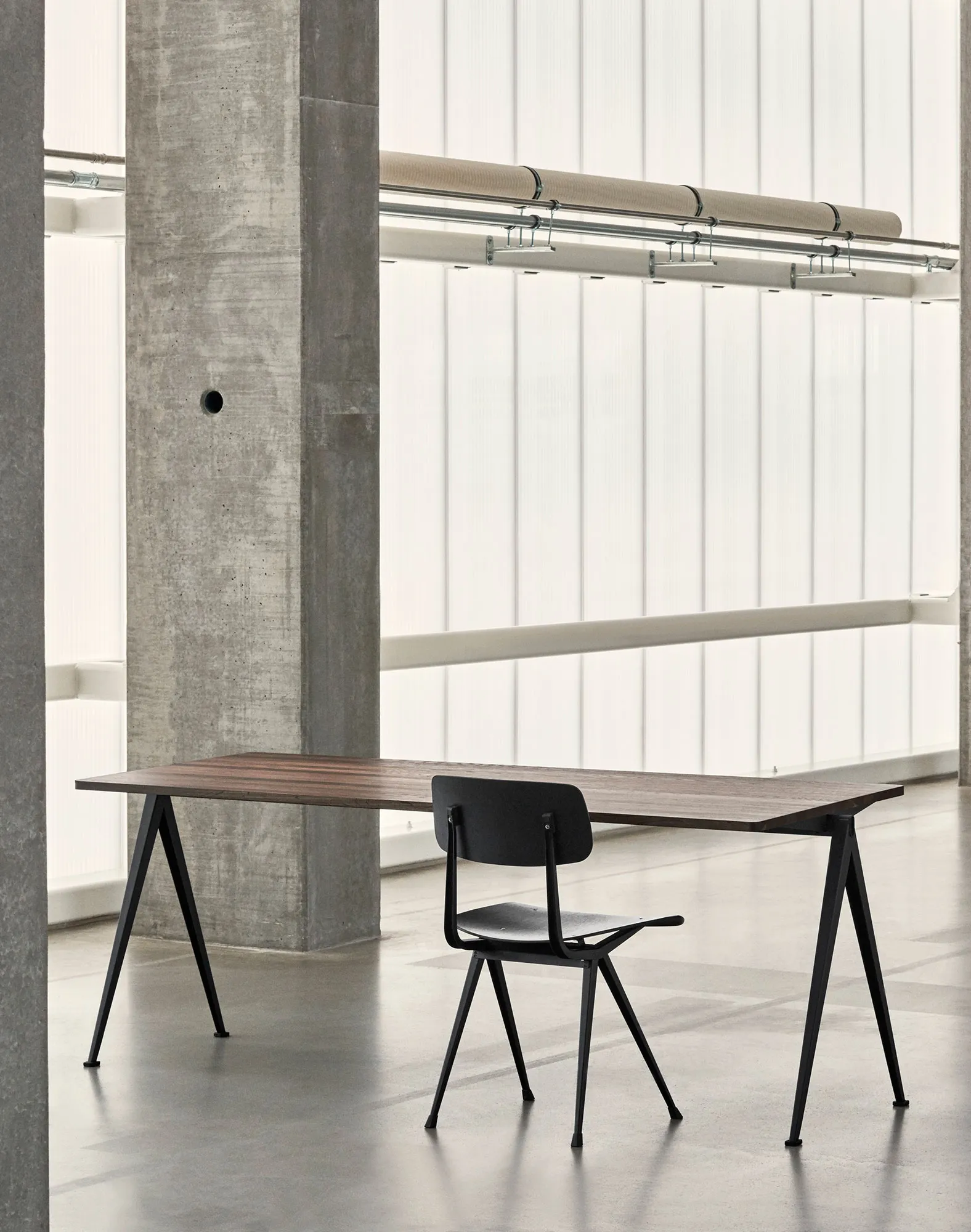 Pyramid 01 table 75x140 cm black powder coated steel - 7