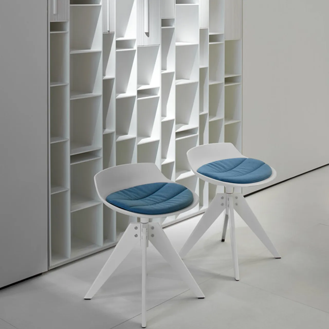 Flow Stool - Sittpall