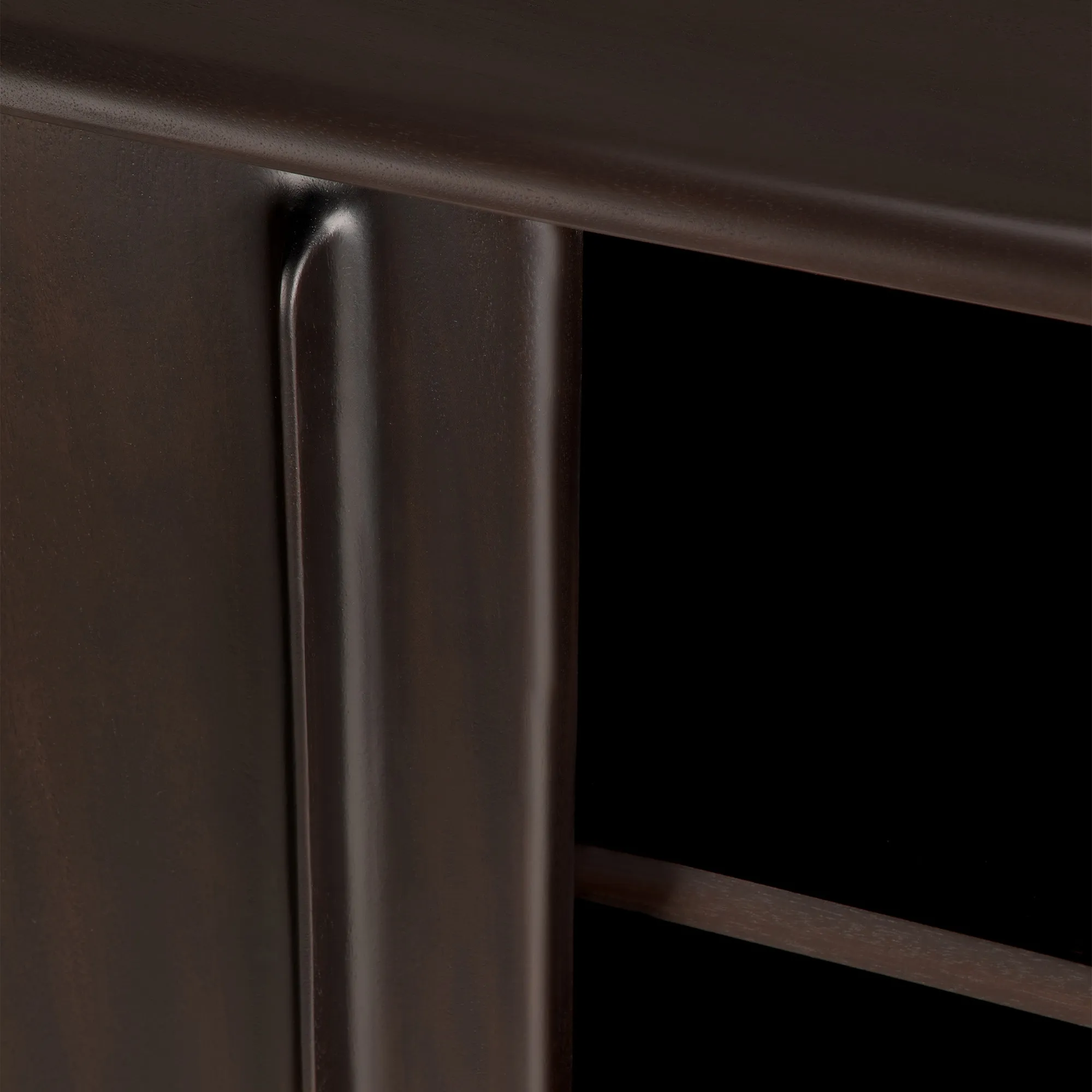 Flow sideboard