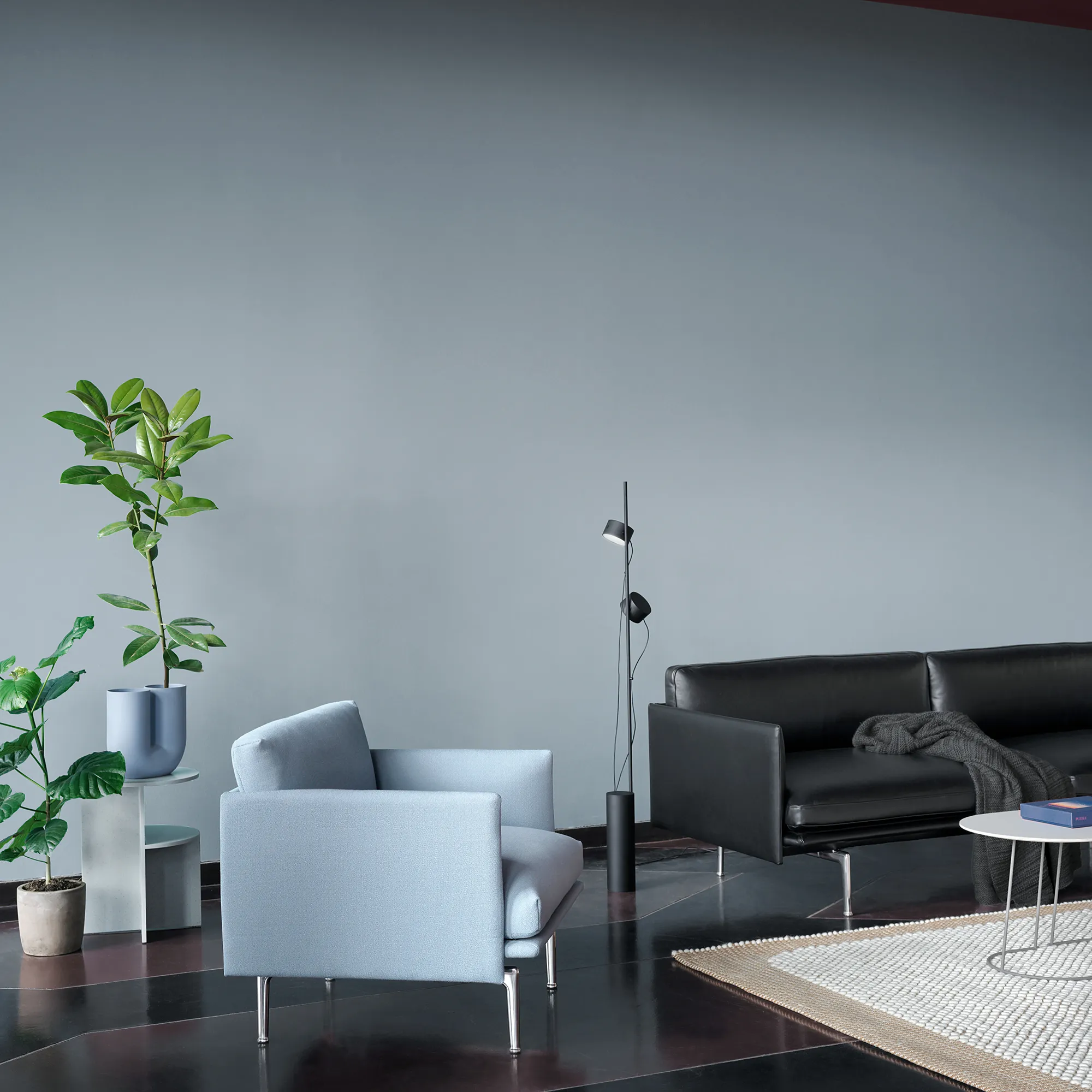 Outline Chair / Black Base - 4