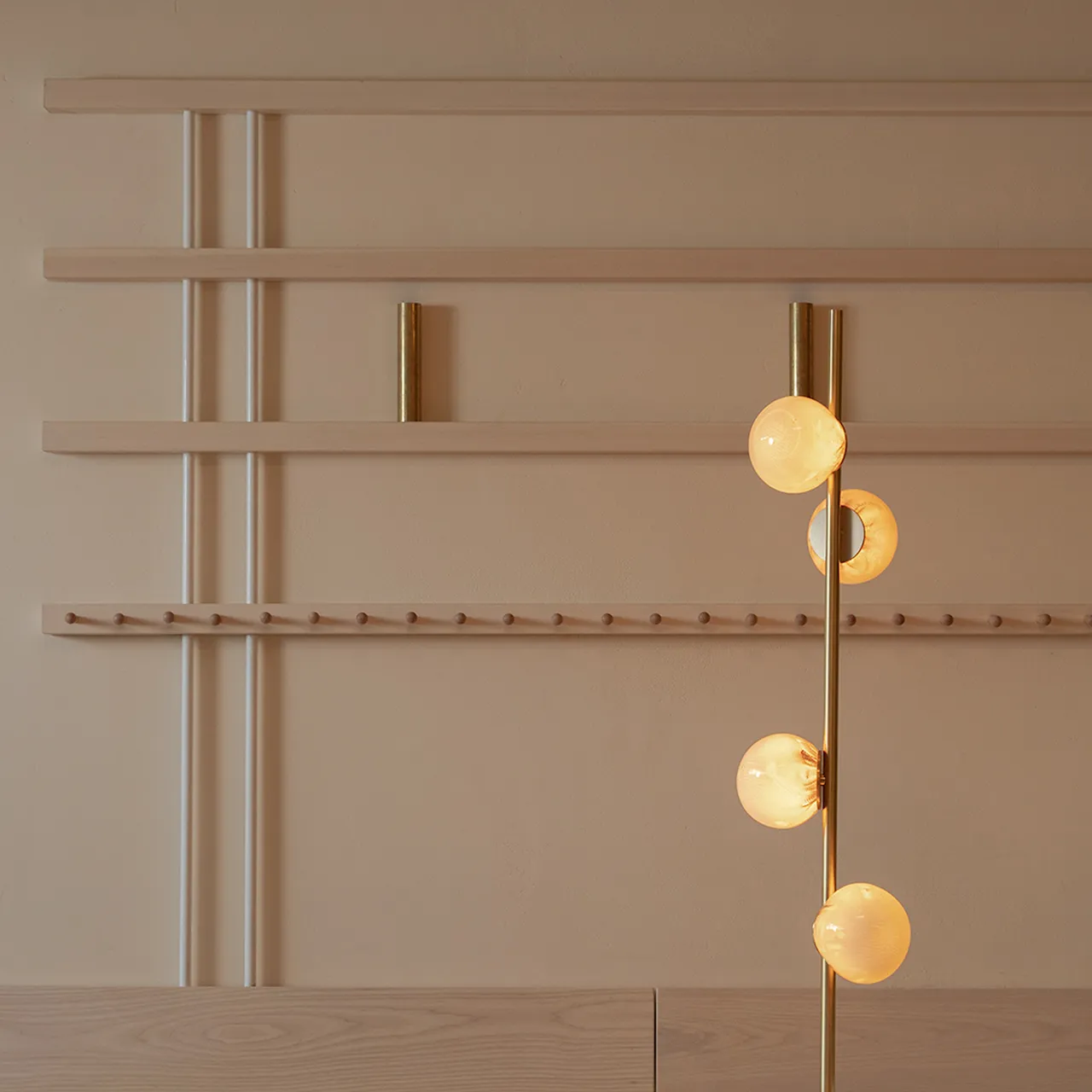 84.3 floor lamp short
