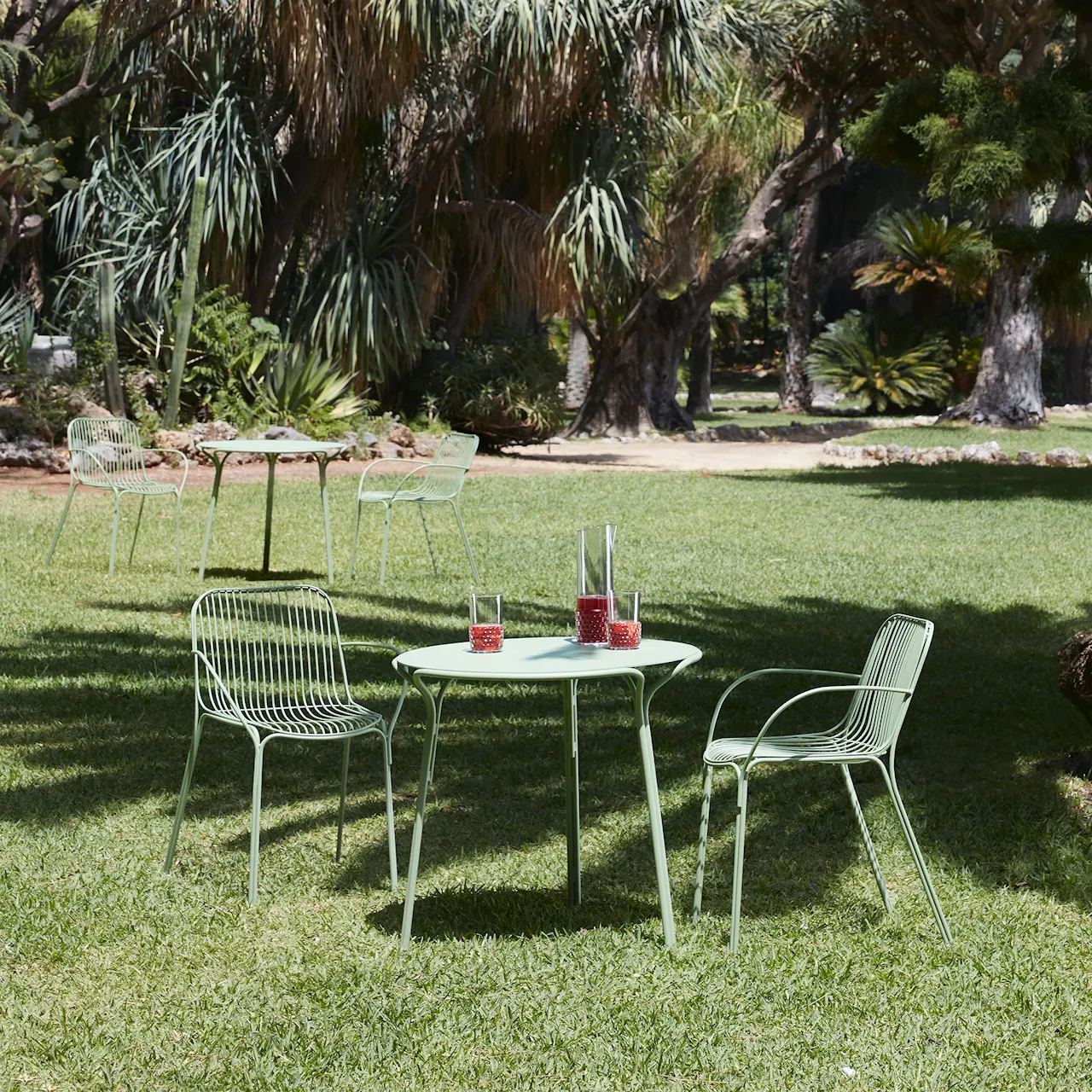 Hiray Table H72