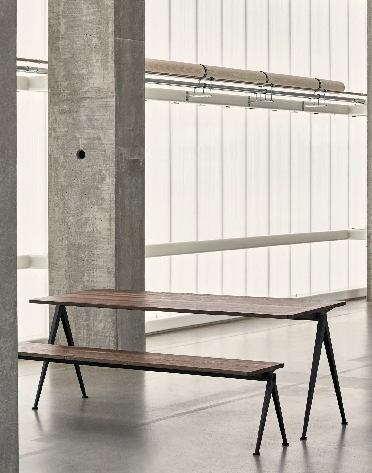Pyramid 01 table 75x140 cm black powder coated steel - 2