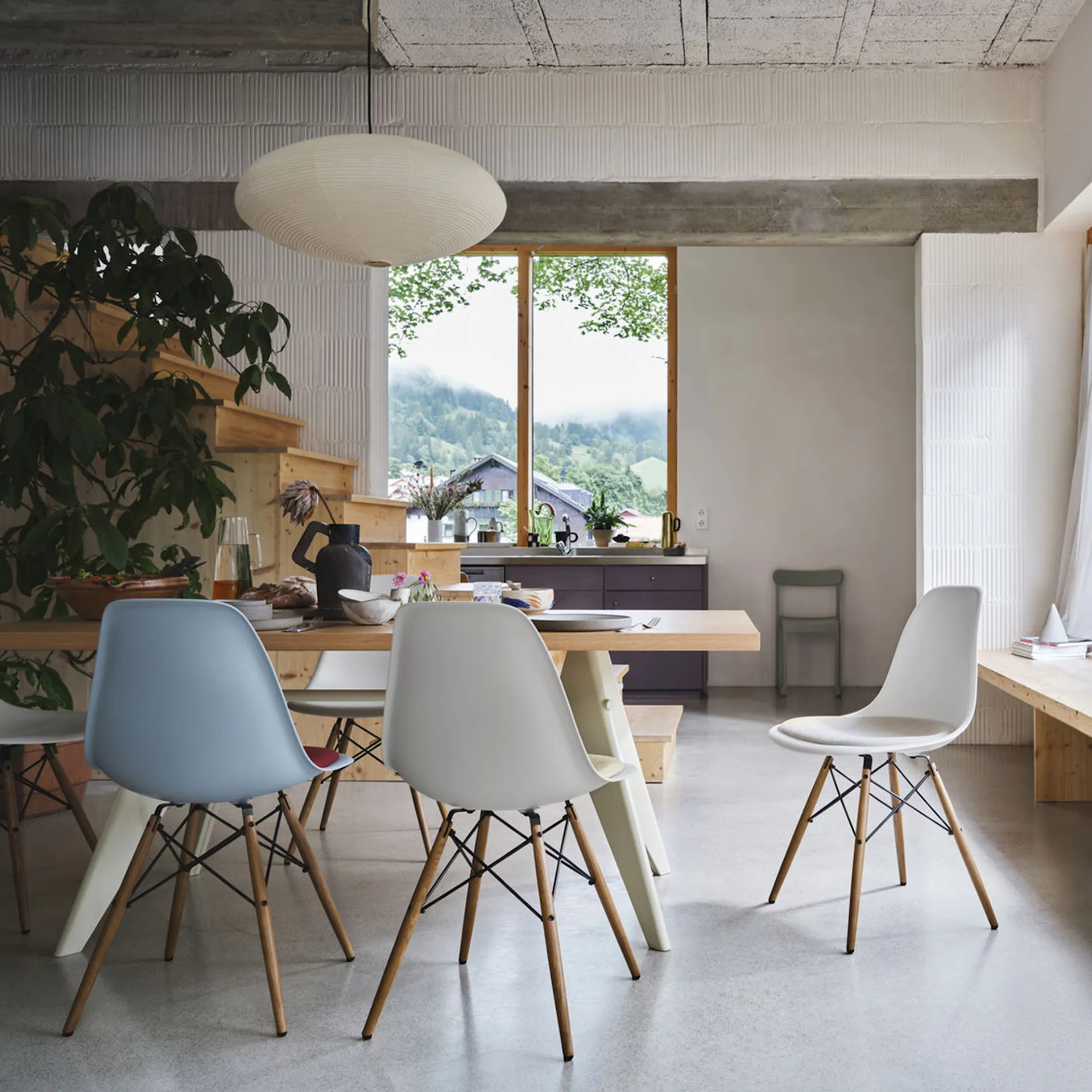 Eames RE Plastic Chair DSW stol Ash Honey Tone - Vitra - Charles & Ray Eames - NO GA