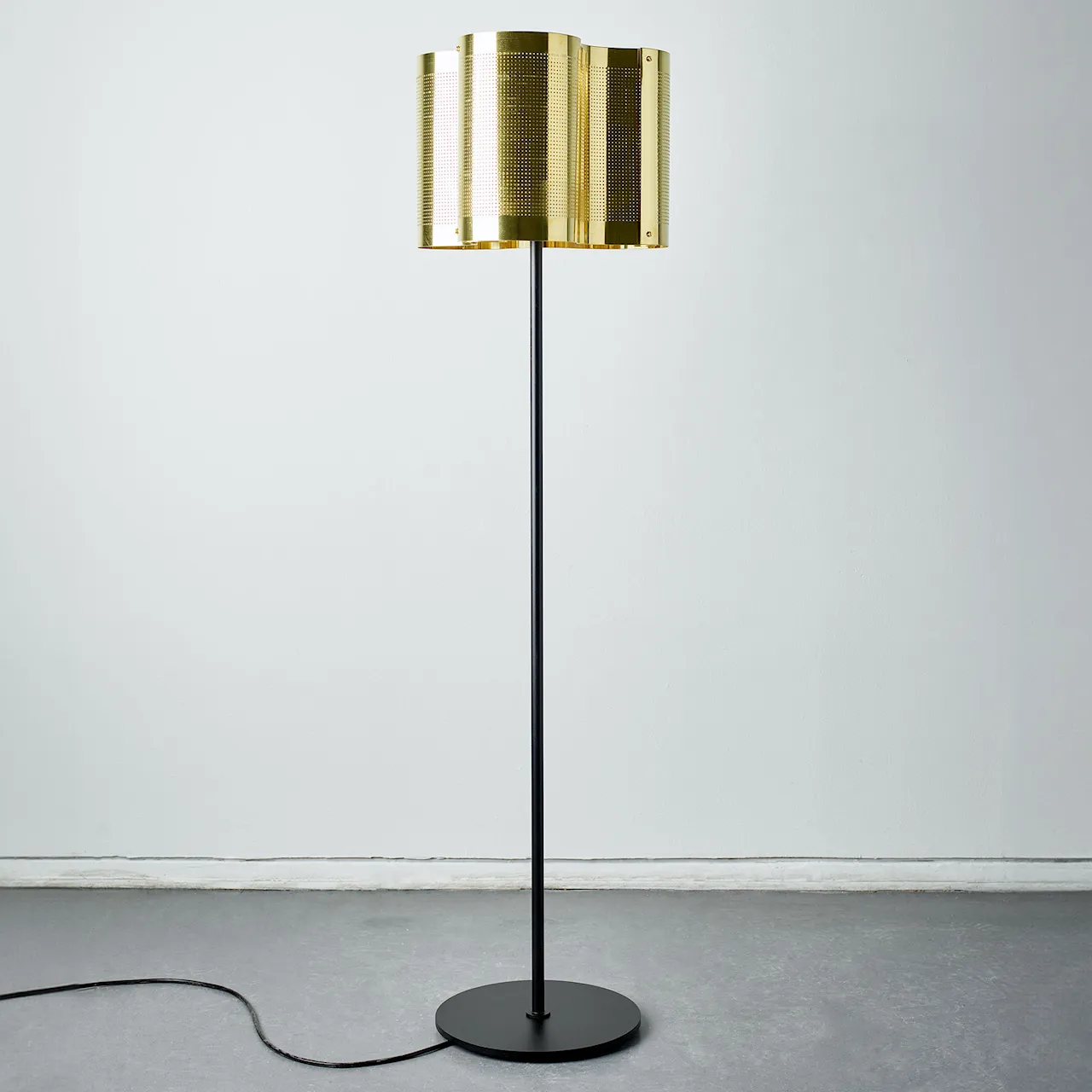 Snäcka golvlampa koppar