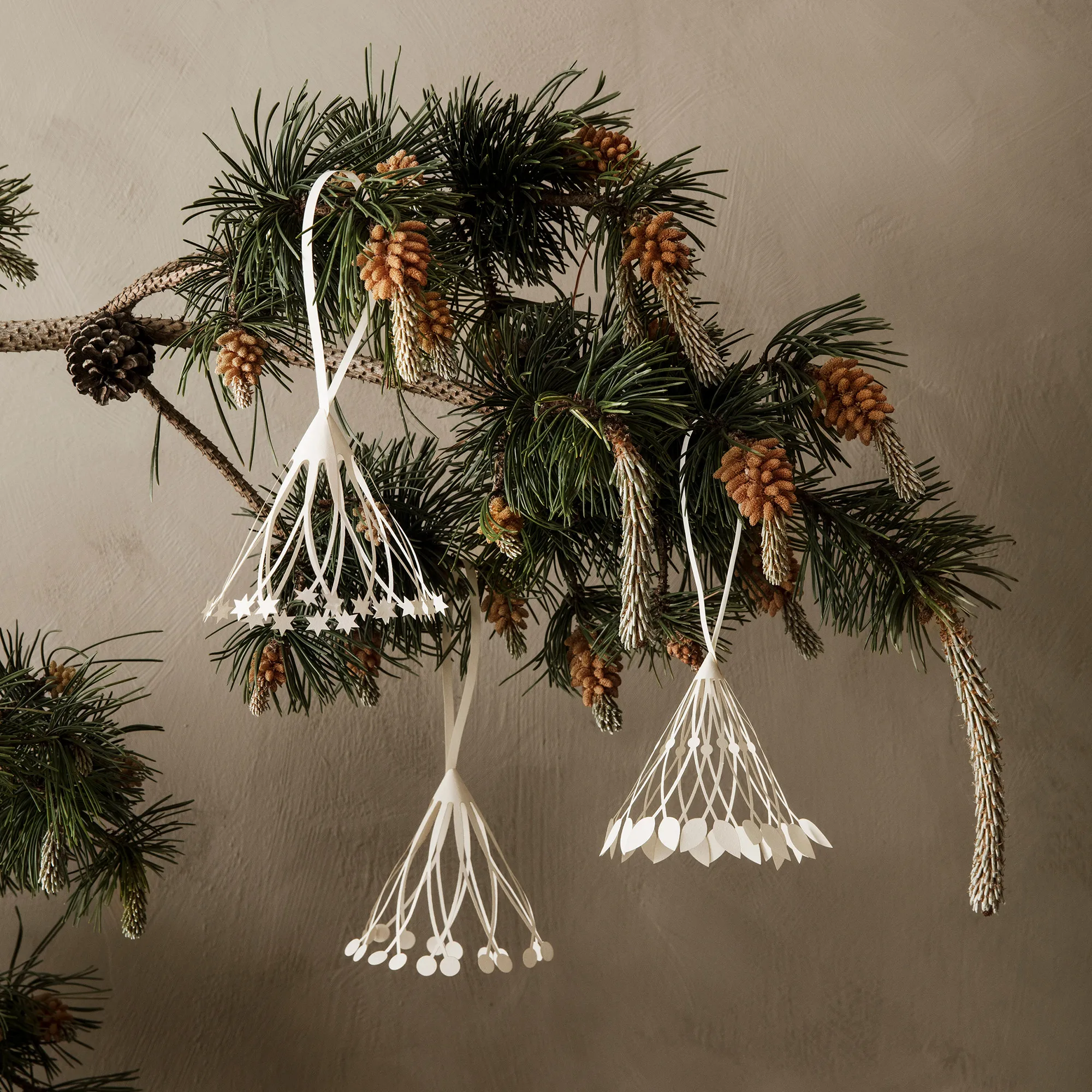 Christmas Paper Tassels juldekoration