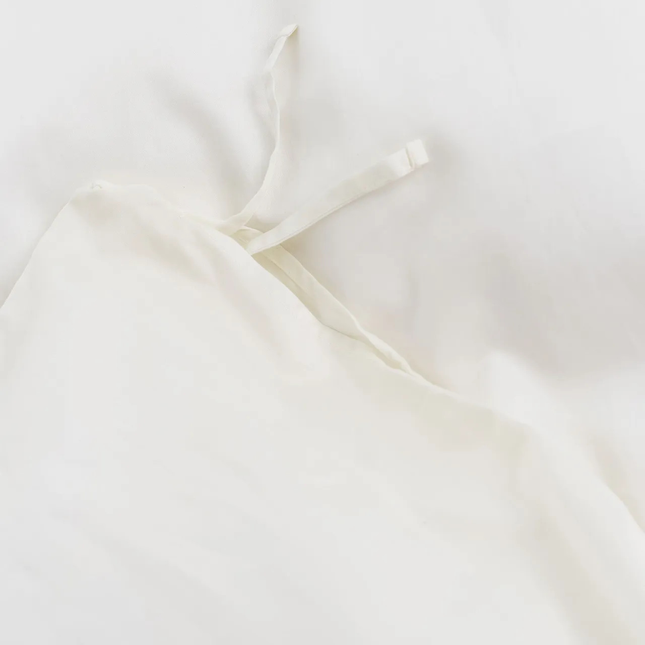 Sateen Solid Cloud White påslakan