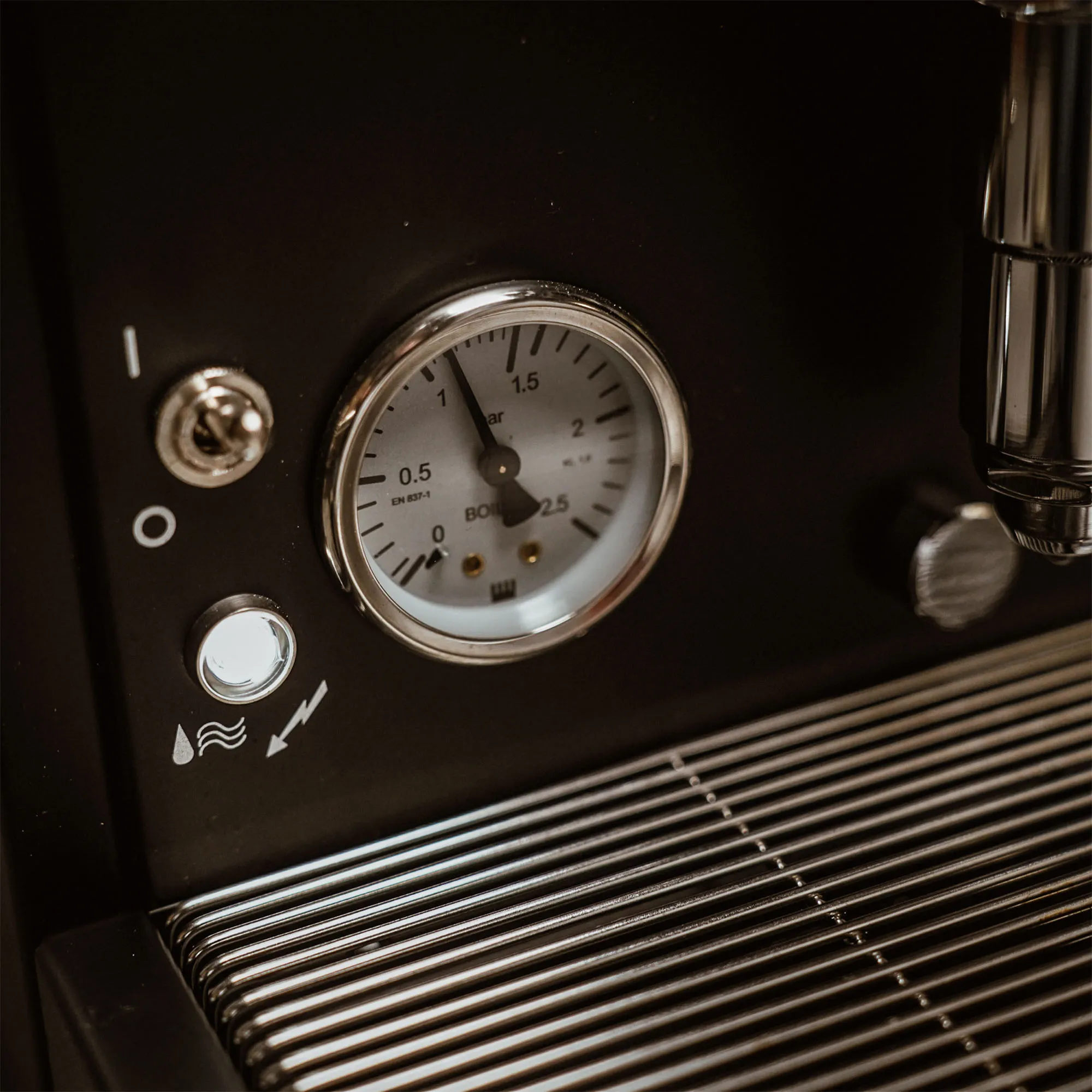 Cellini Classic Nera semiprofessionell espressomaskin