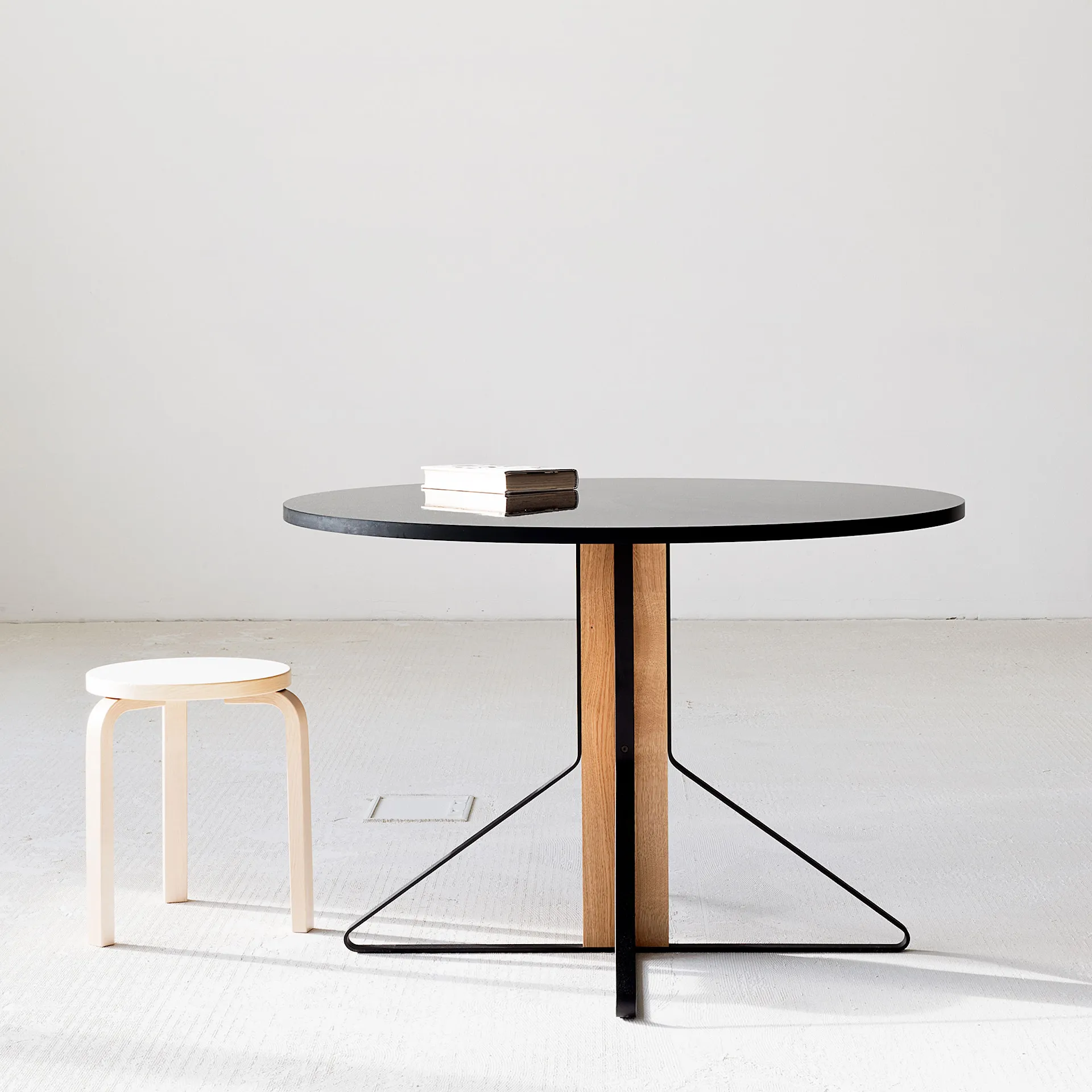 Kaari Bord REB 003 - Artek - Ronan & Erwan Bouroullec - NO GA