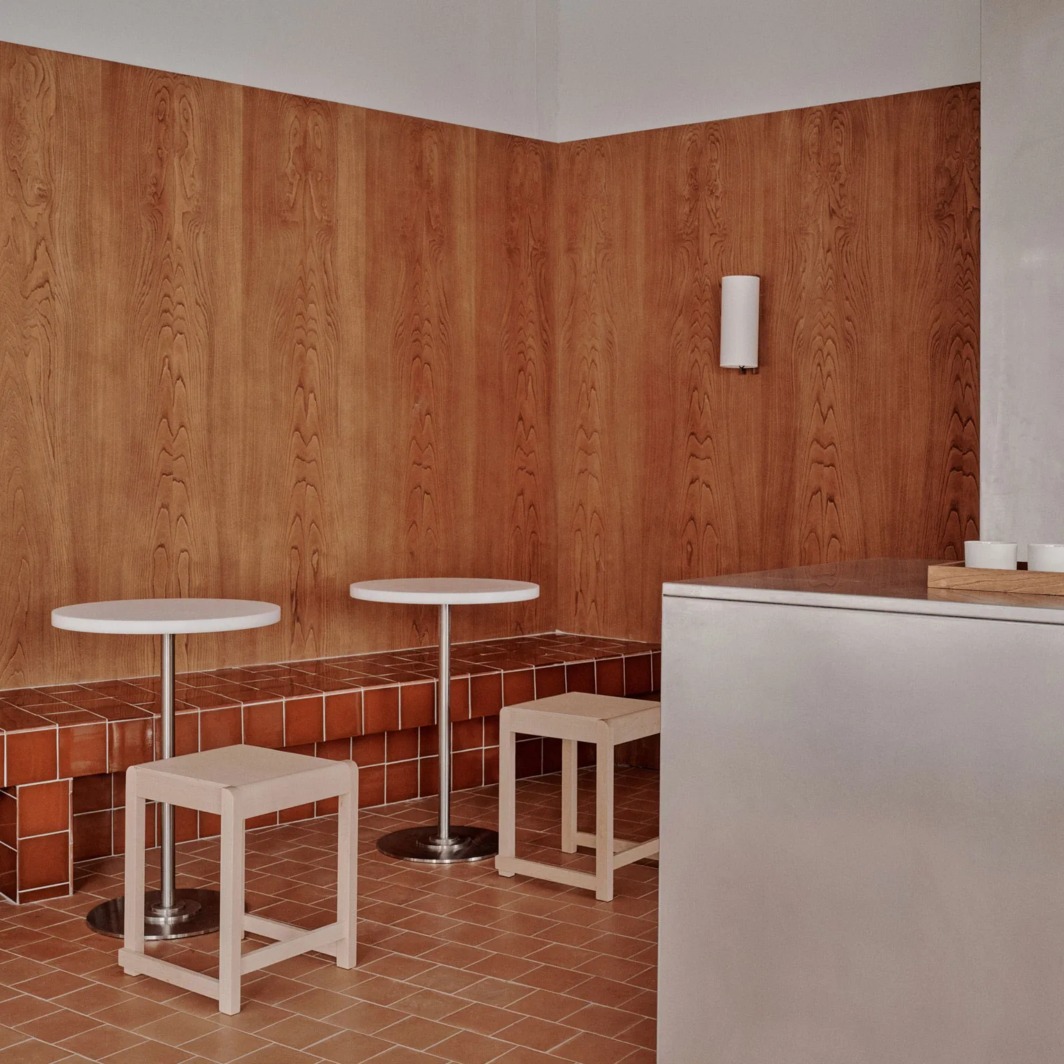 Low Stool 01 sittpall - 2