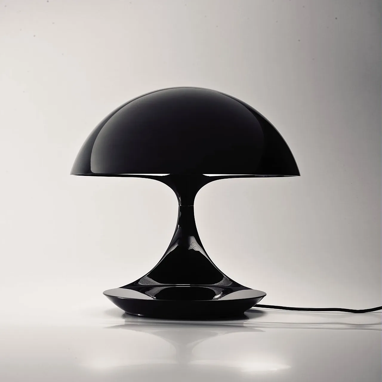 Cobra Table Lamp