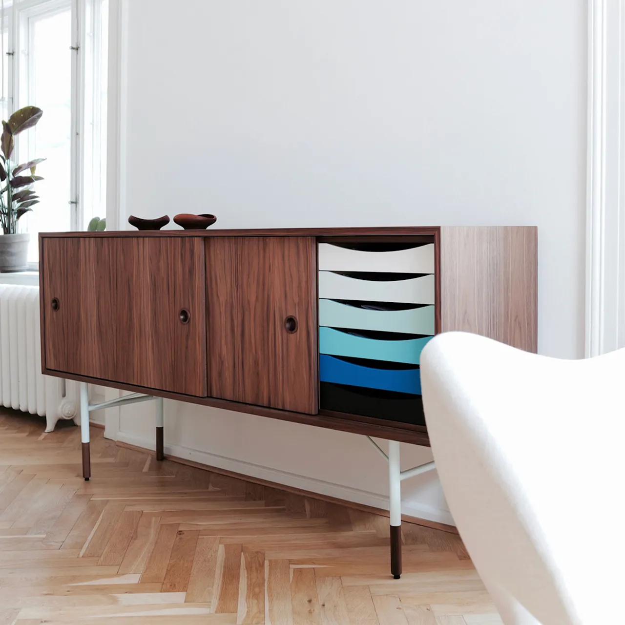 Sideboard Warm med lådor Walnut White/Yellow