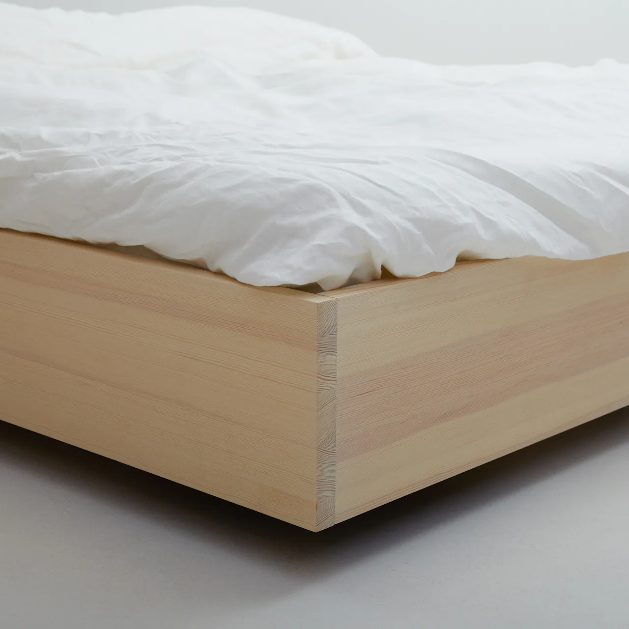 The Floating Bed V2 Natural White & Bed Slats