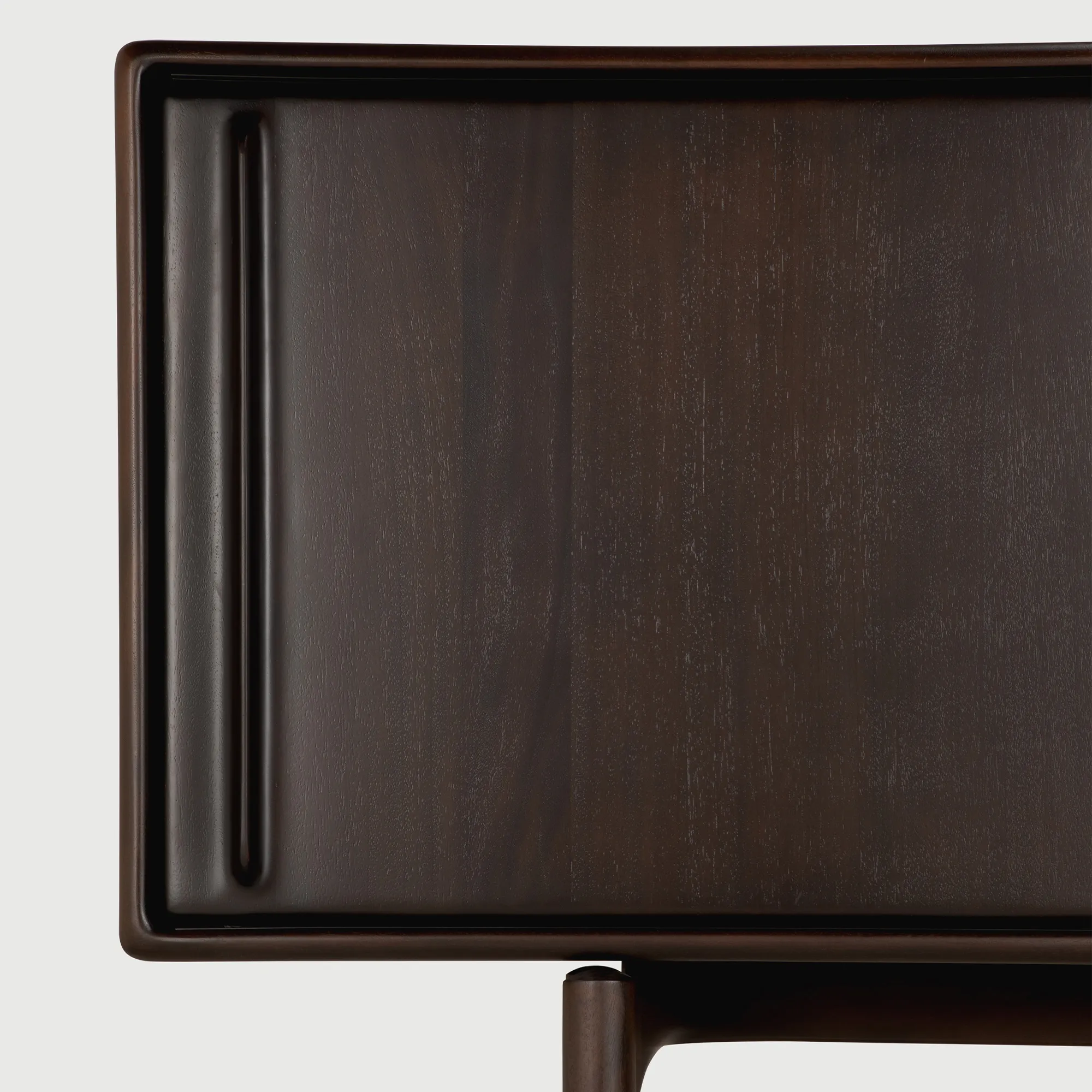 Flow sideboard