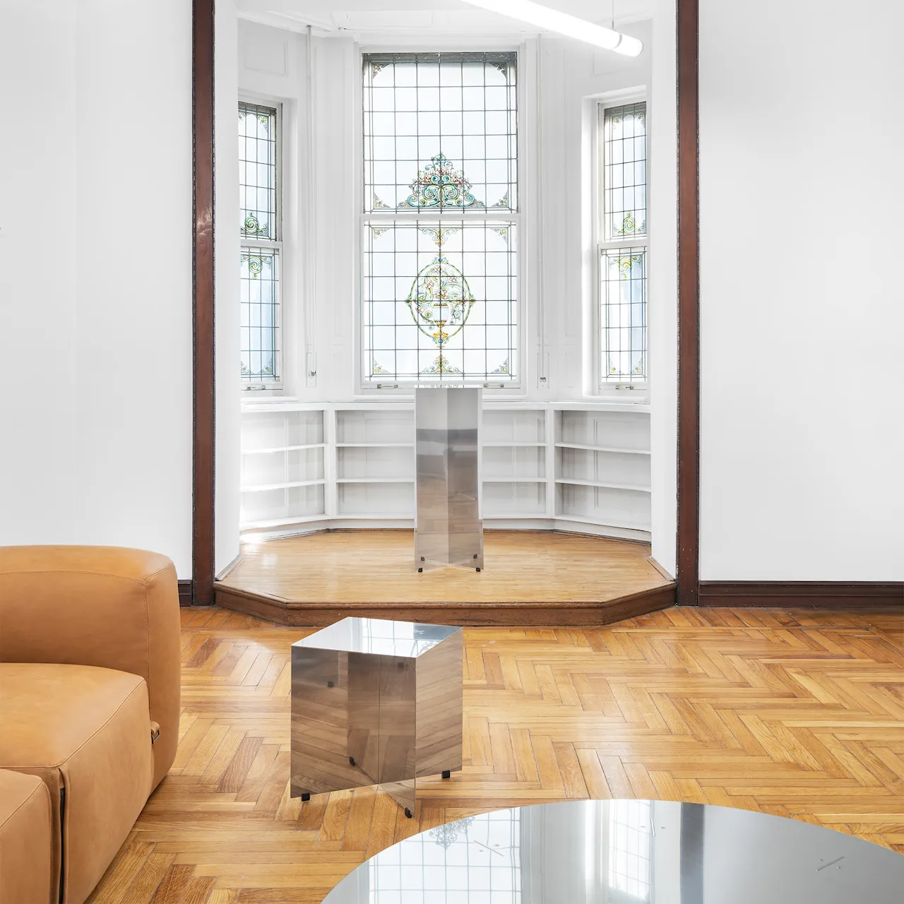 NM07 Side Table