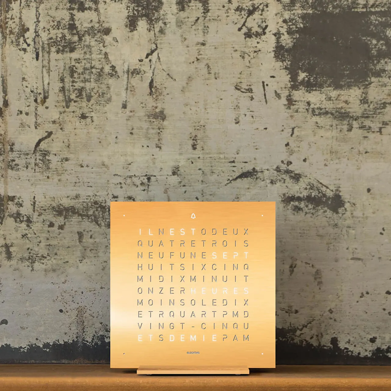 Qlocktwo Earth 13,5 Creator's Edition - 24K Gold