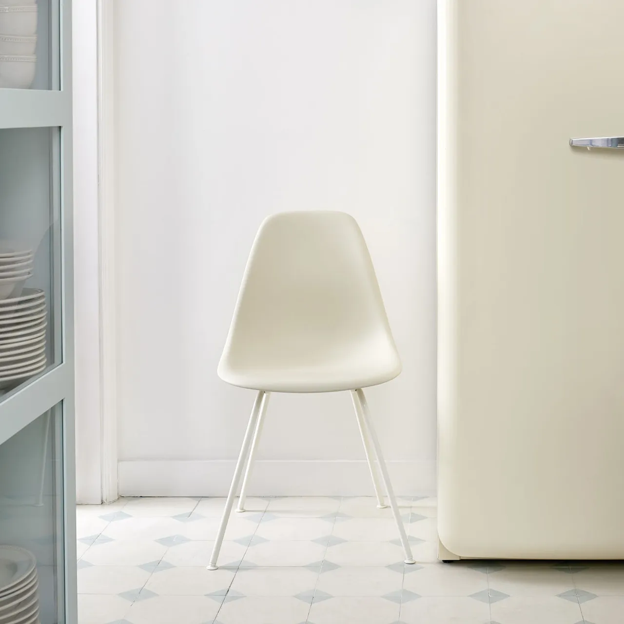 Eames Plastic Chair DSX - 23 Ice Grey - White Base