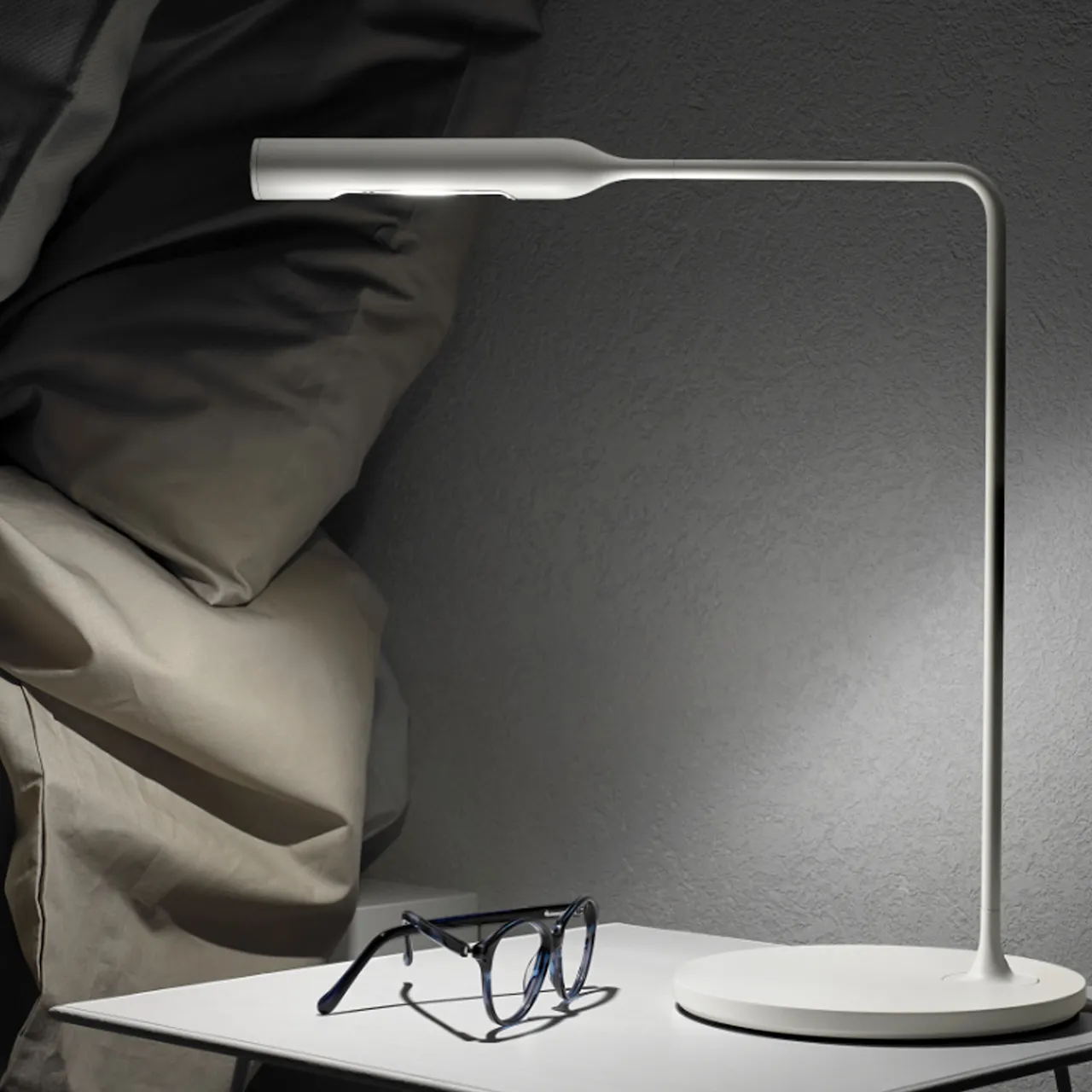 Flo Bedside bordslampa