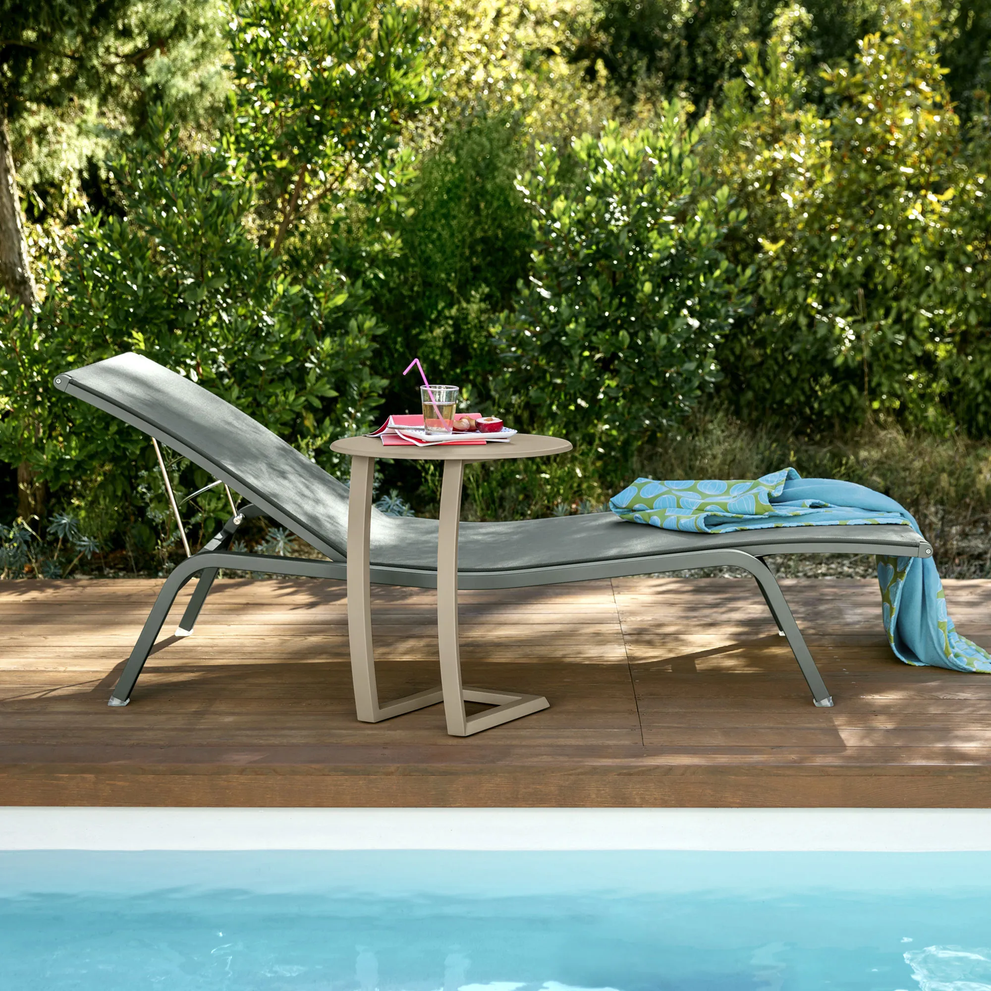 Alizé Offset Low Table - 2