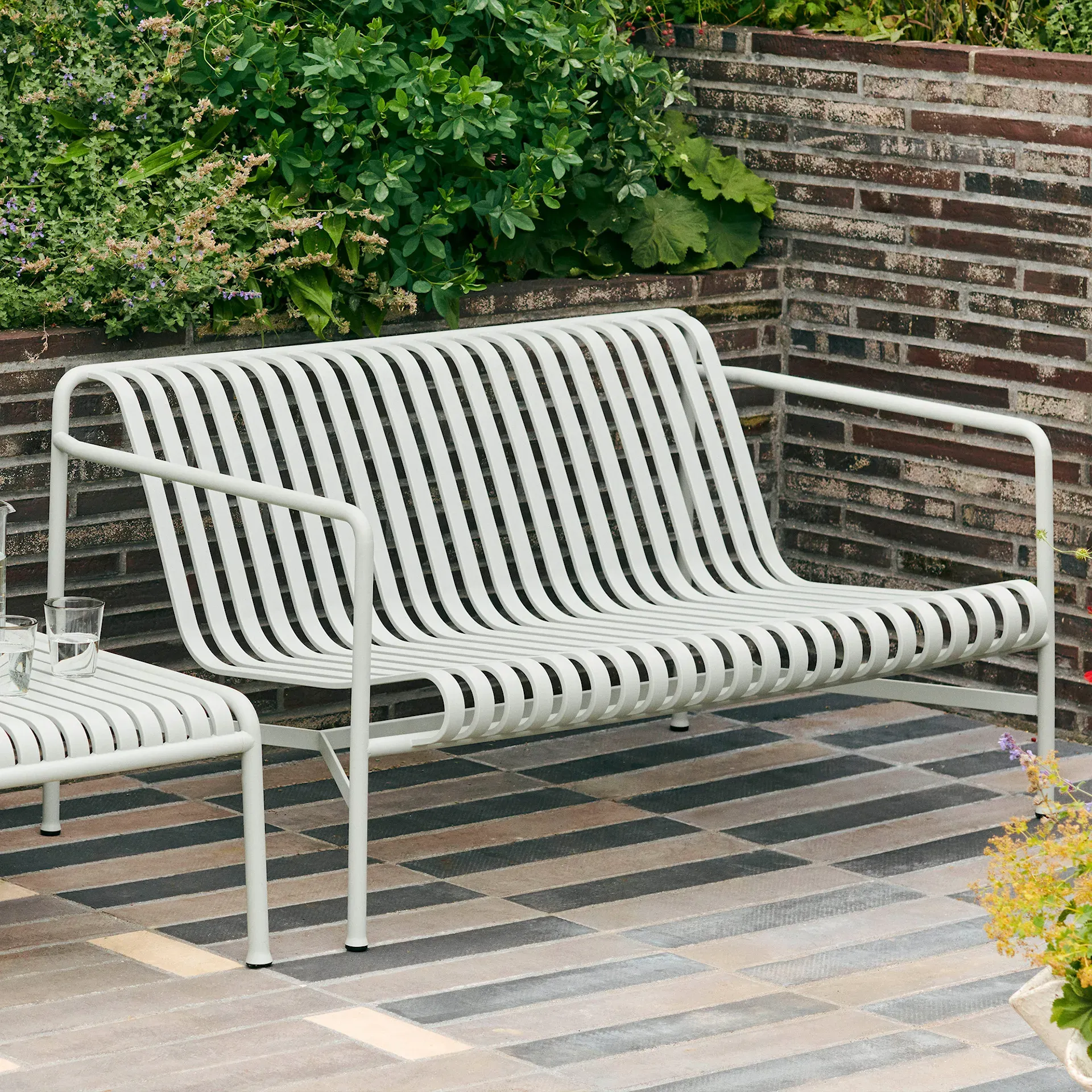 Palissade loungesoffa, 2 st loungestolar & trädgårdsbord - 12