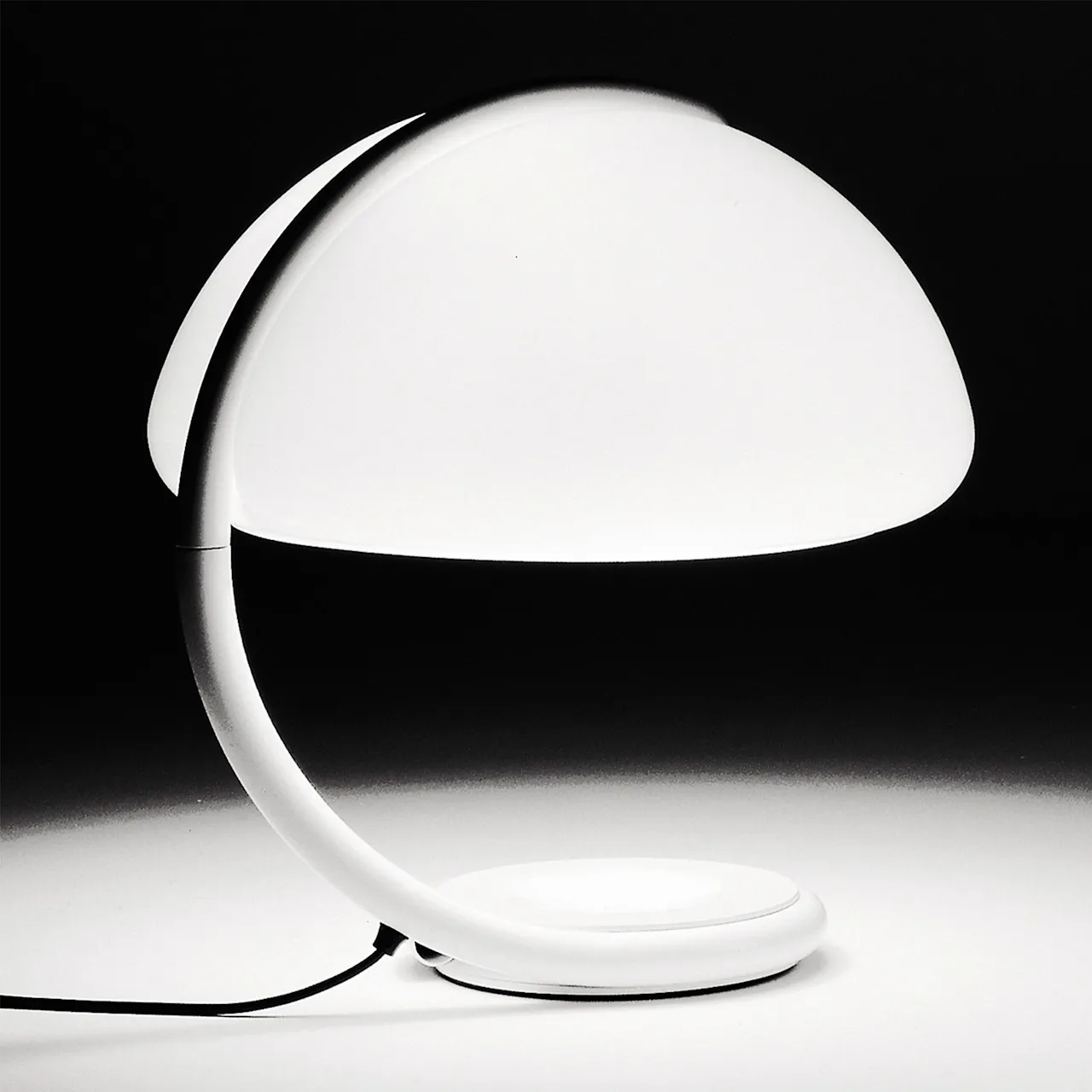 Serpente Table Lamp