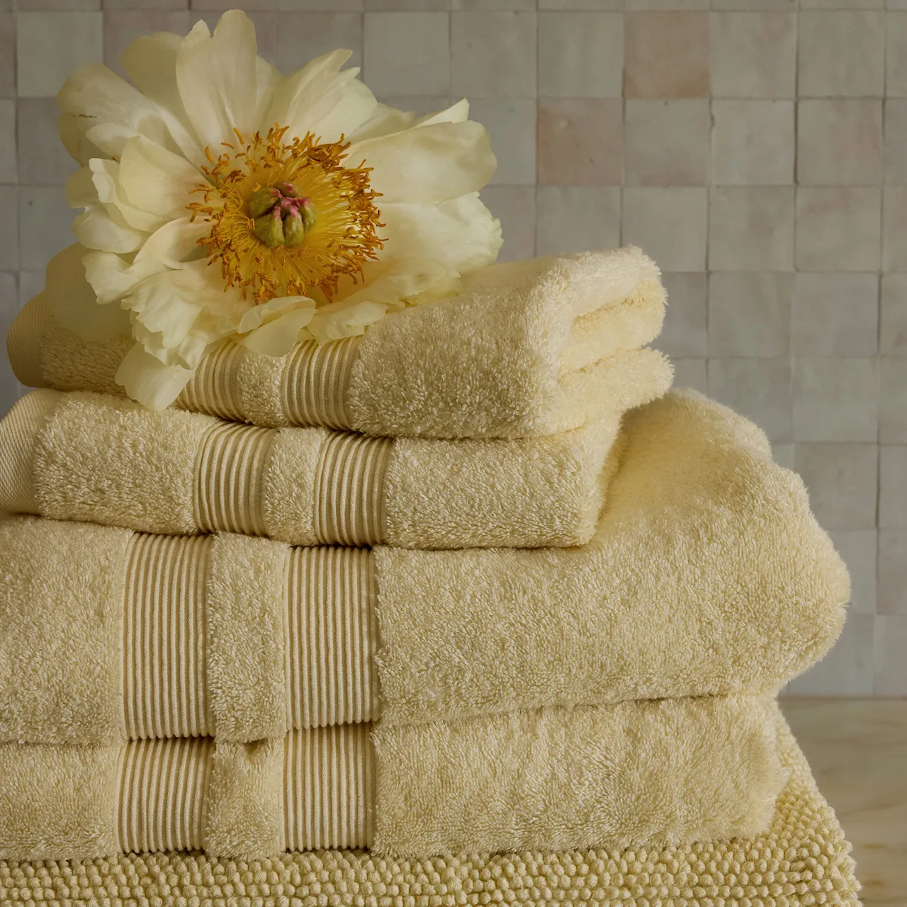 Fontana Pale Yellow handduk