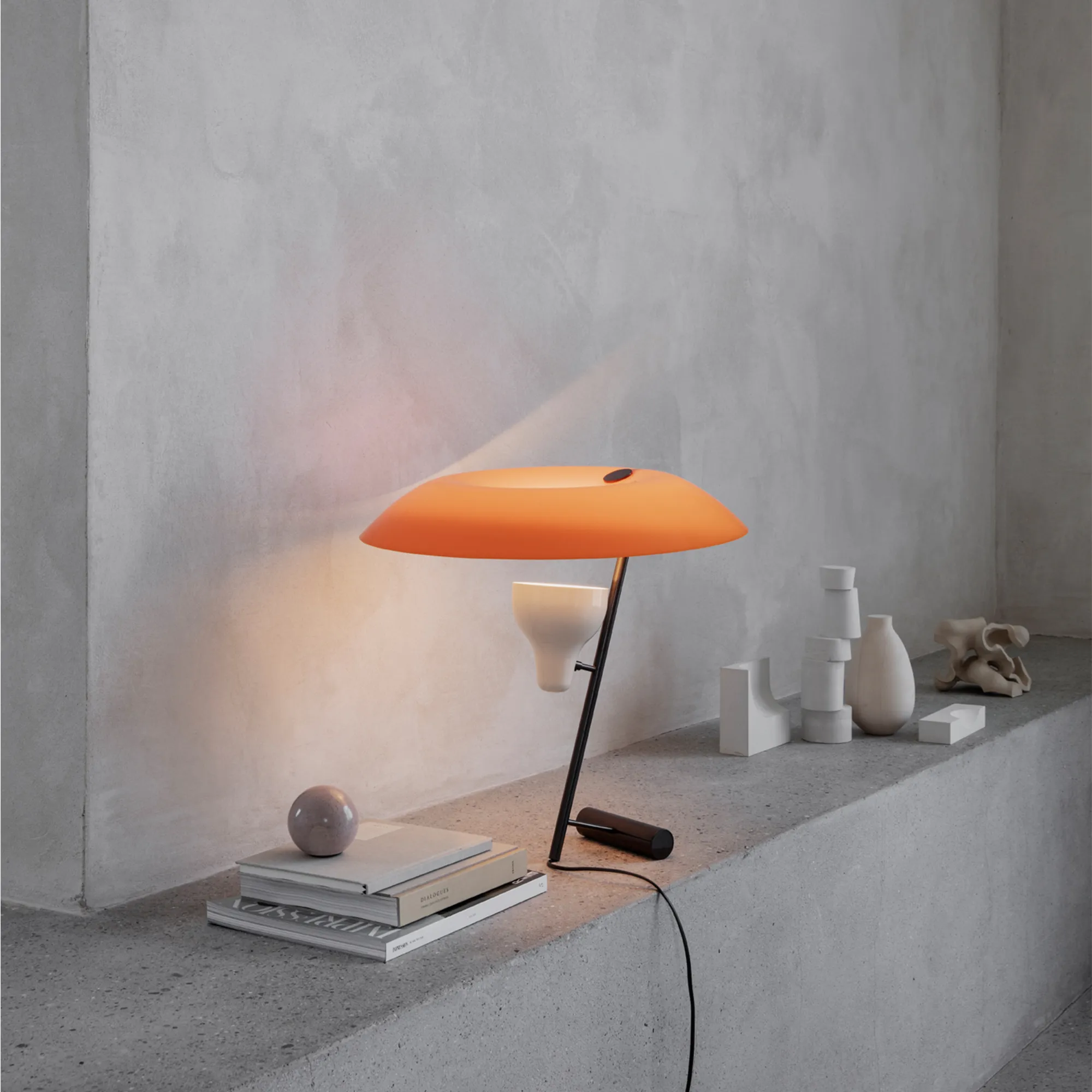Model 548 table Dark - 8