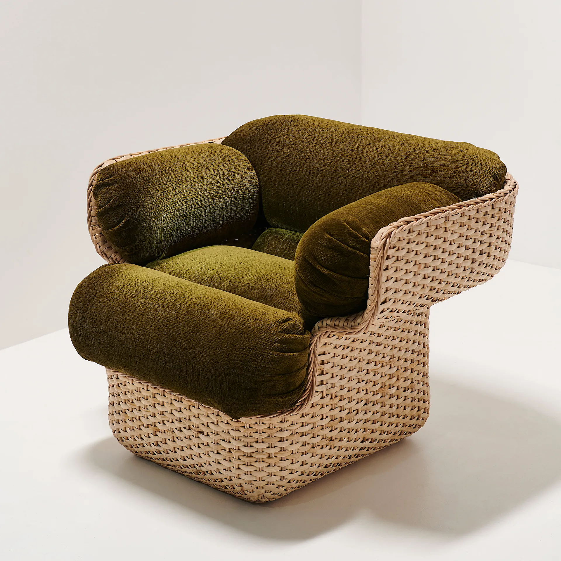 Basket Lounge Chair - Fully Upholstered Rattan Belsuede Special FR 133, Dedar - Gubi - Joe Colombo - NO GA