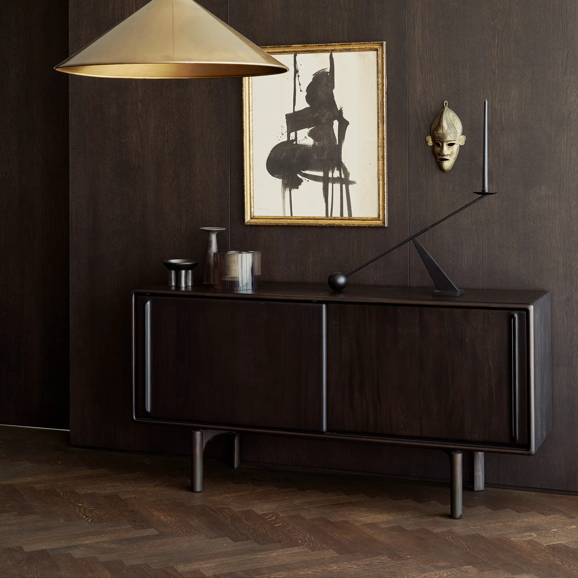 Flow sideboard
