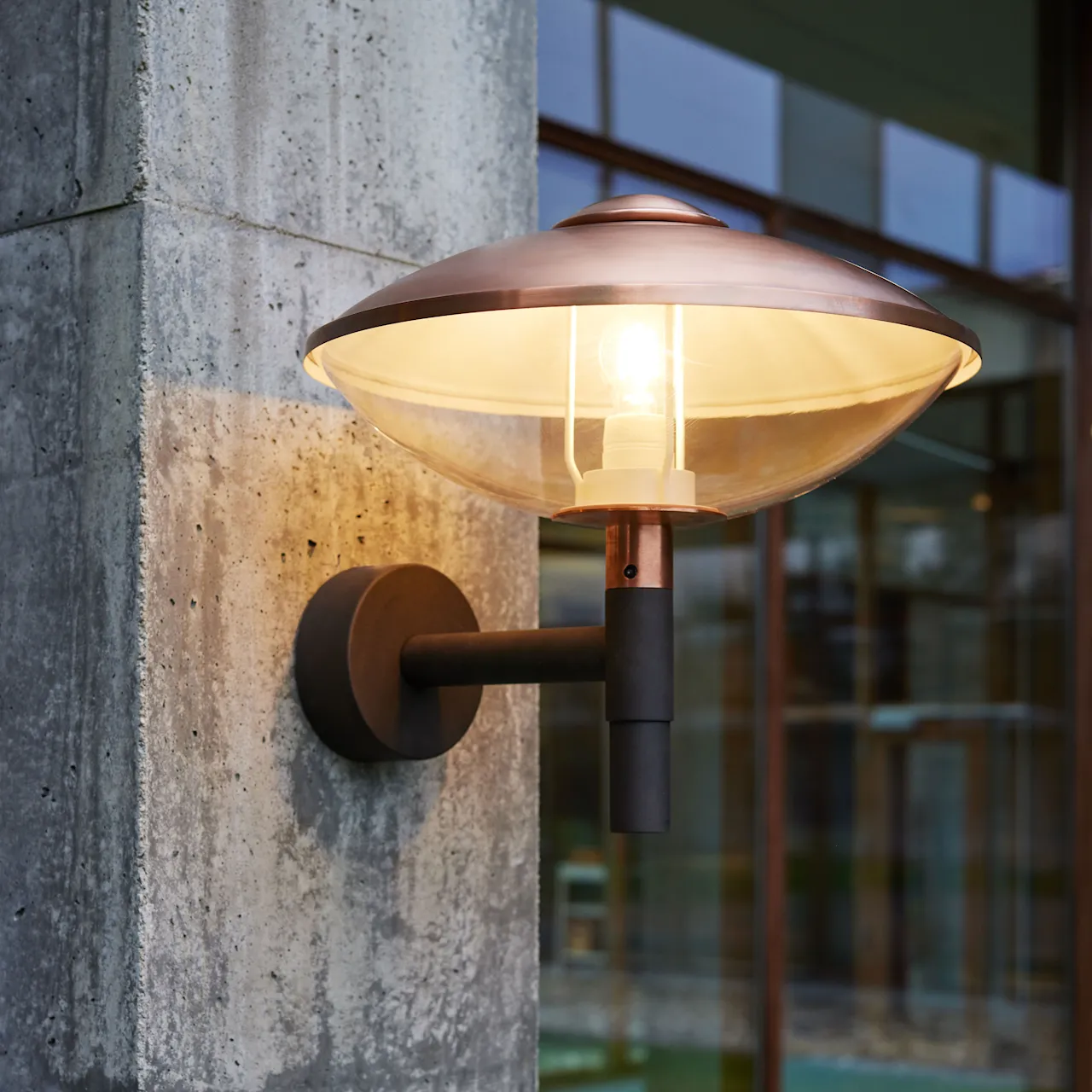HL410 vägglampa utomhus