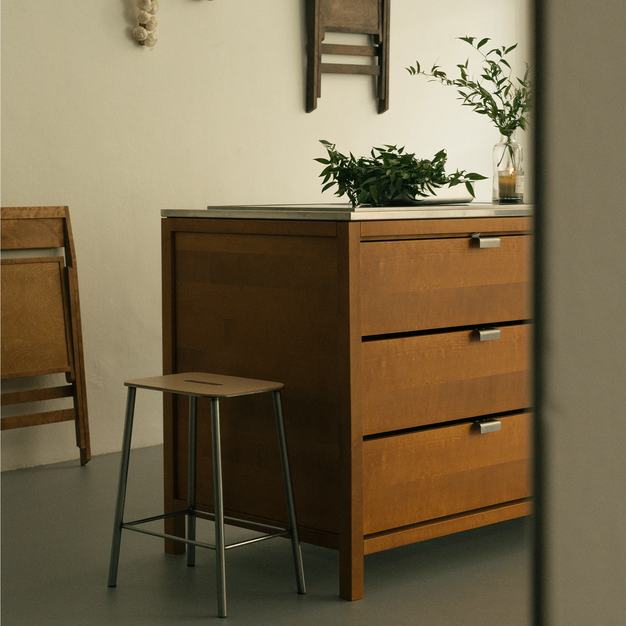 Adam barstol - 6