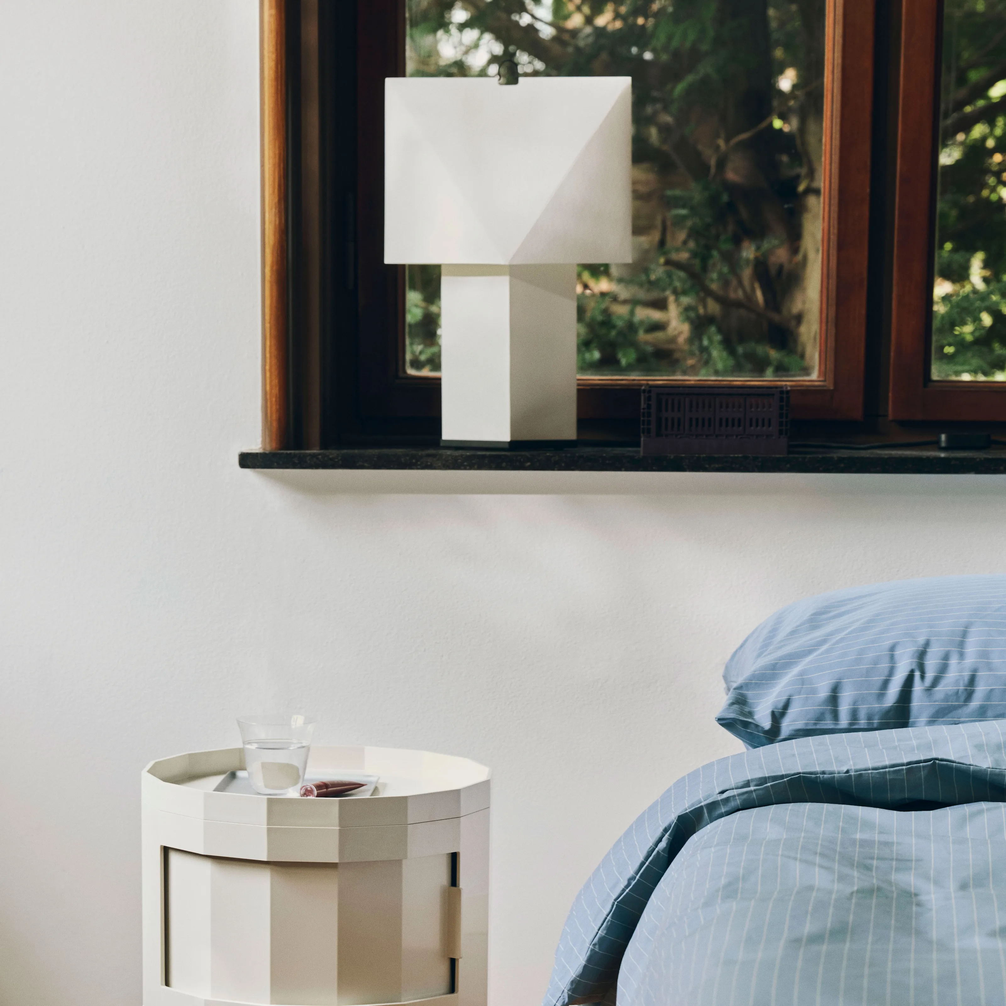 Aplat Table Lamp - 2