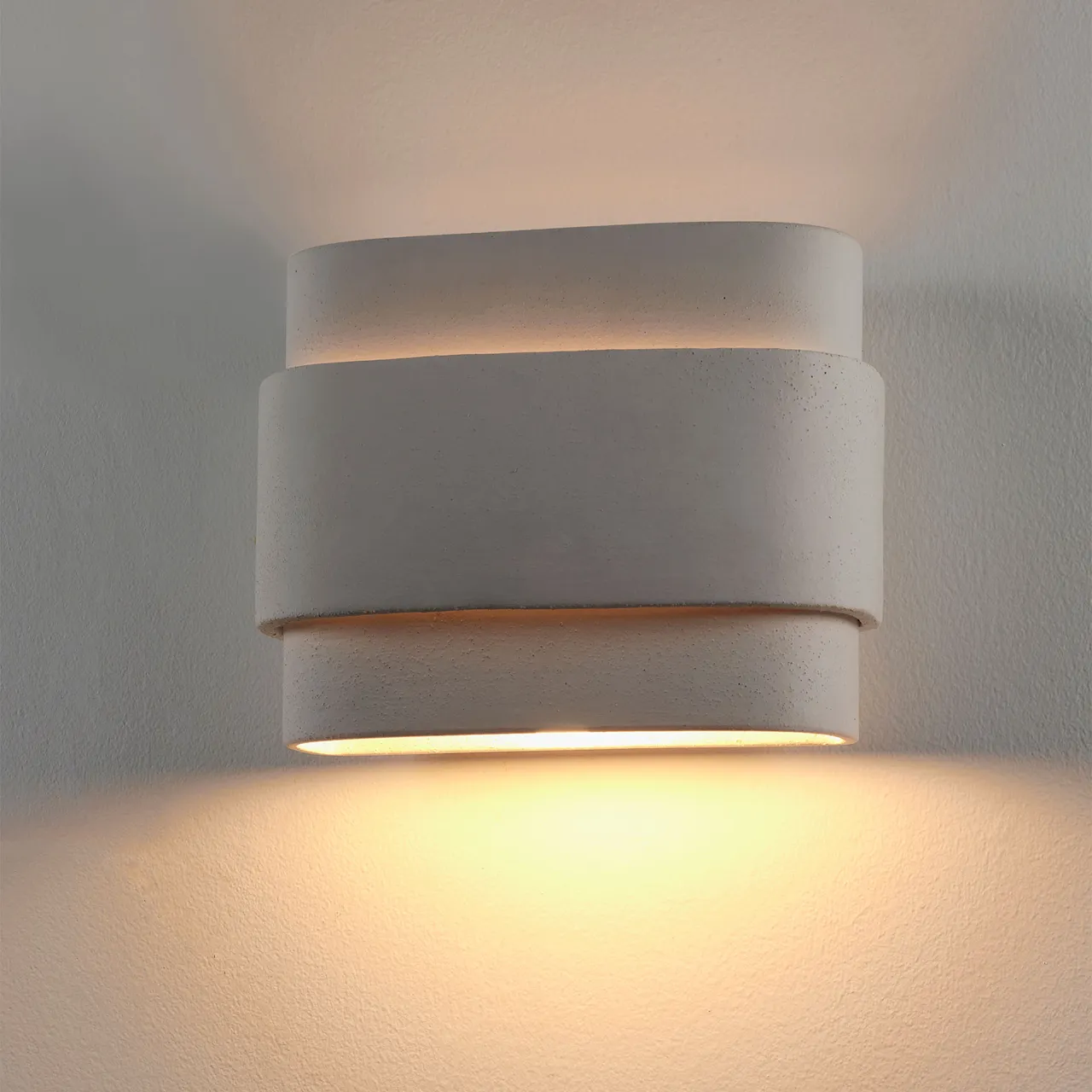 Vägglampa beige louis
