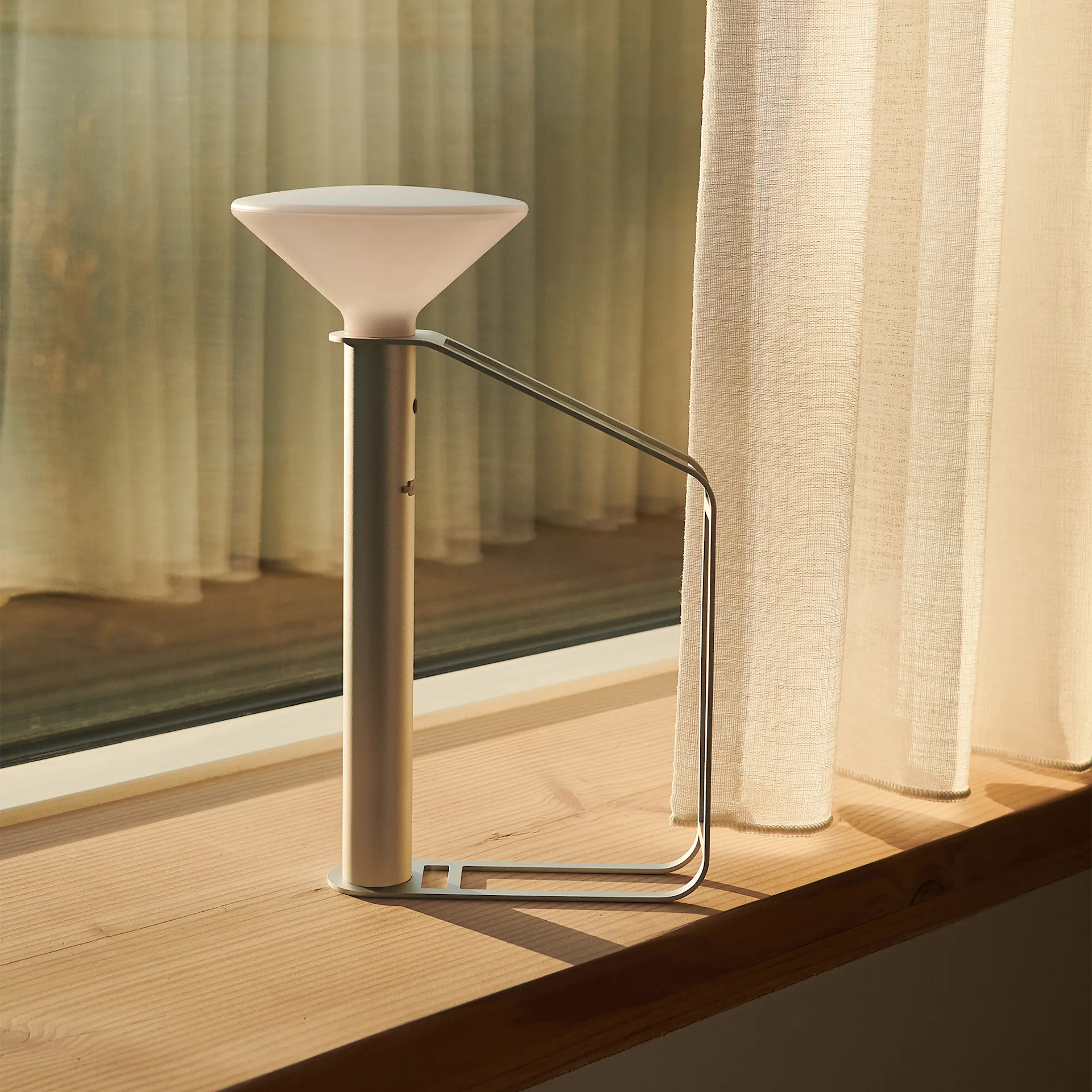 Piton Portable Lamp - Muuto - NO GA